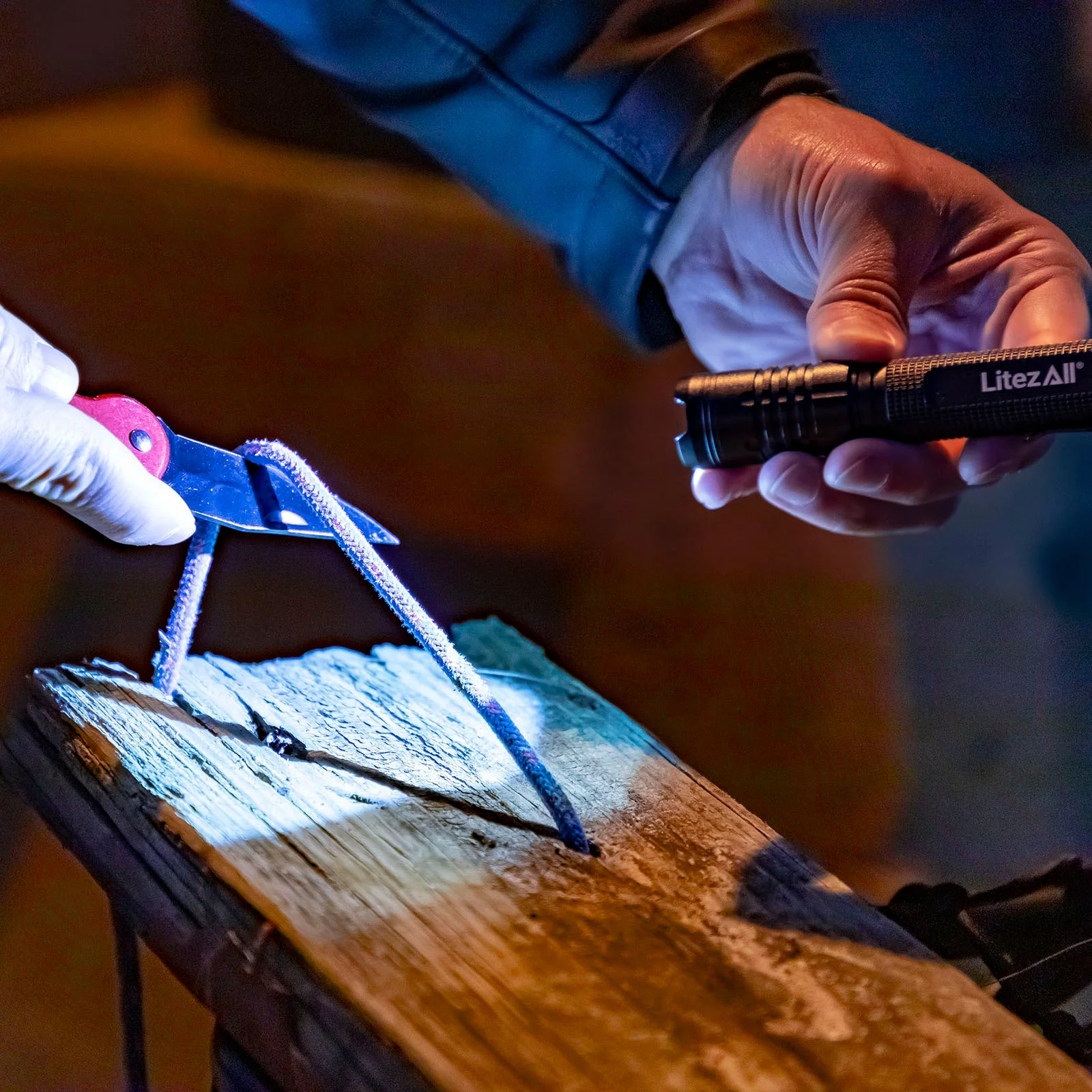 LitezAll 280 Lumen  Flashlight and Pocket Knife Combo