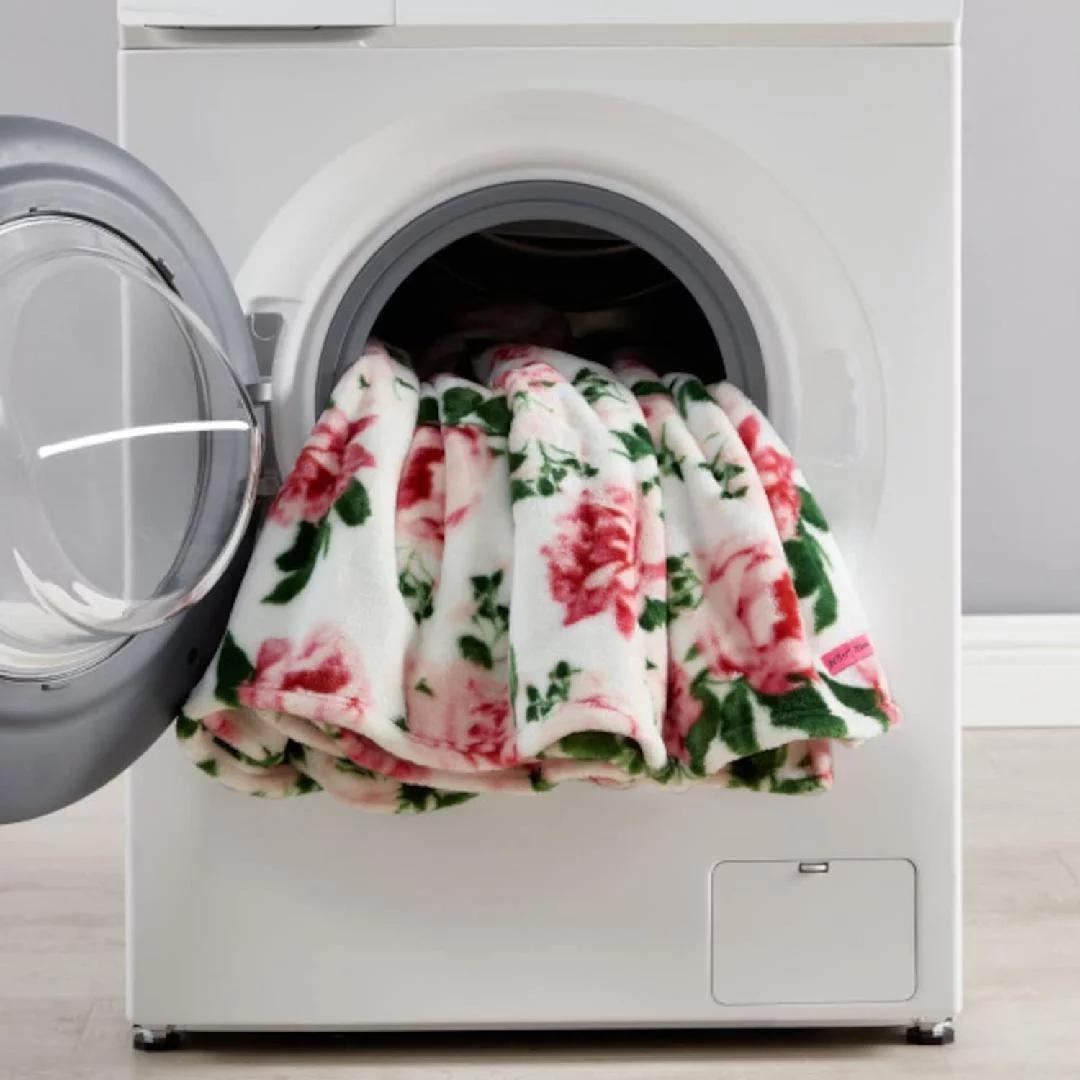 The botanical cabinet, consisting of coloured delineations of plants, from all countries, with a short account of each, directions for management, &c. &c. By Conrad Loddiges & sons. The plates by