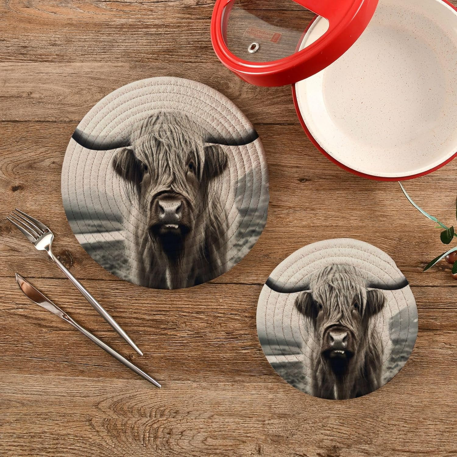 Hidove Highland Cow Round Woven Potholders Set Trivets for Hot Dishe Heat Resistant Non-Slip Trivets for Cooking and Baking Kitchen Decoration