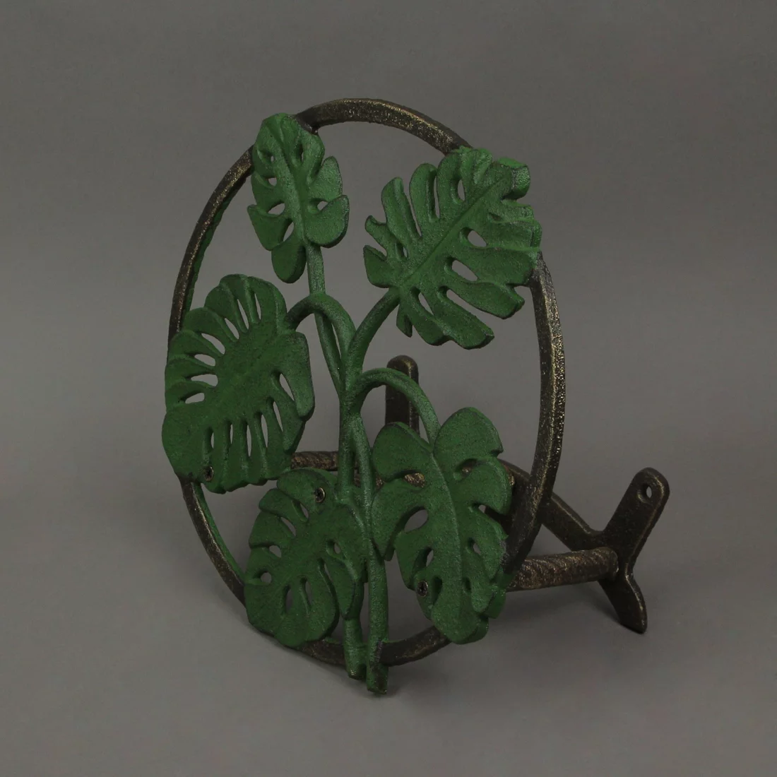Zeckos Green Cast Iron Monstera Leaf Wall Mounted Hose Holder