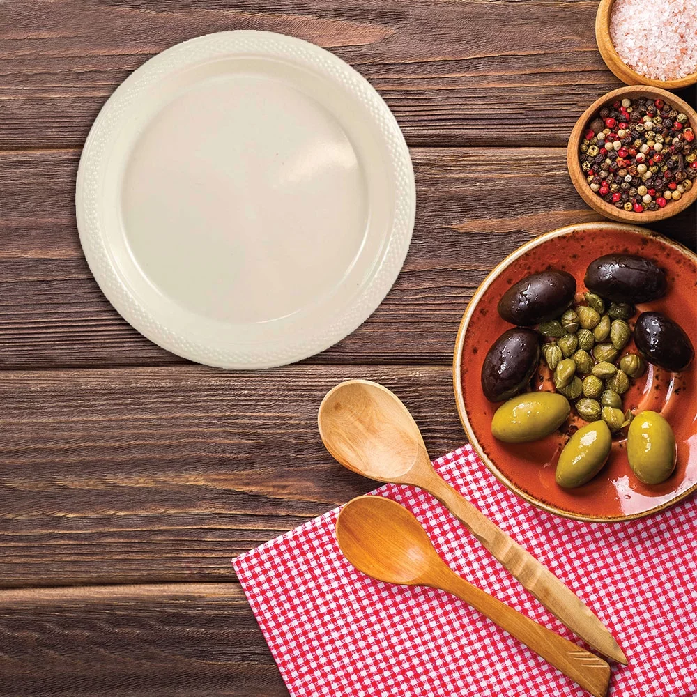 JAM Paper Bulk Round Plastic Party Plates, Ivory, 200/Box, Medium, 9