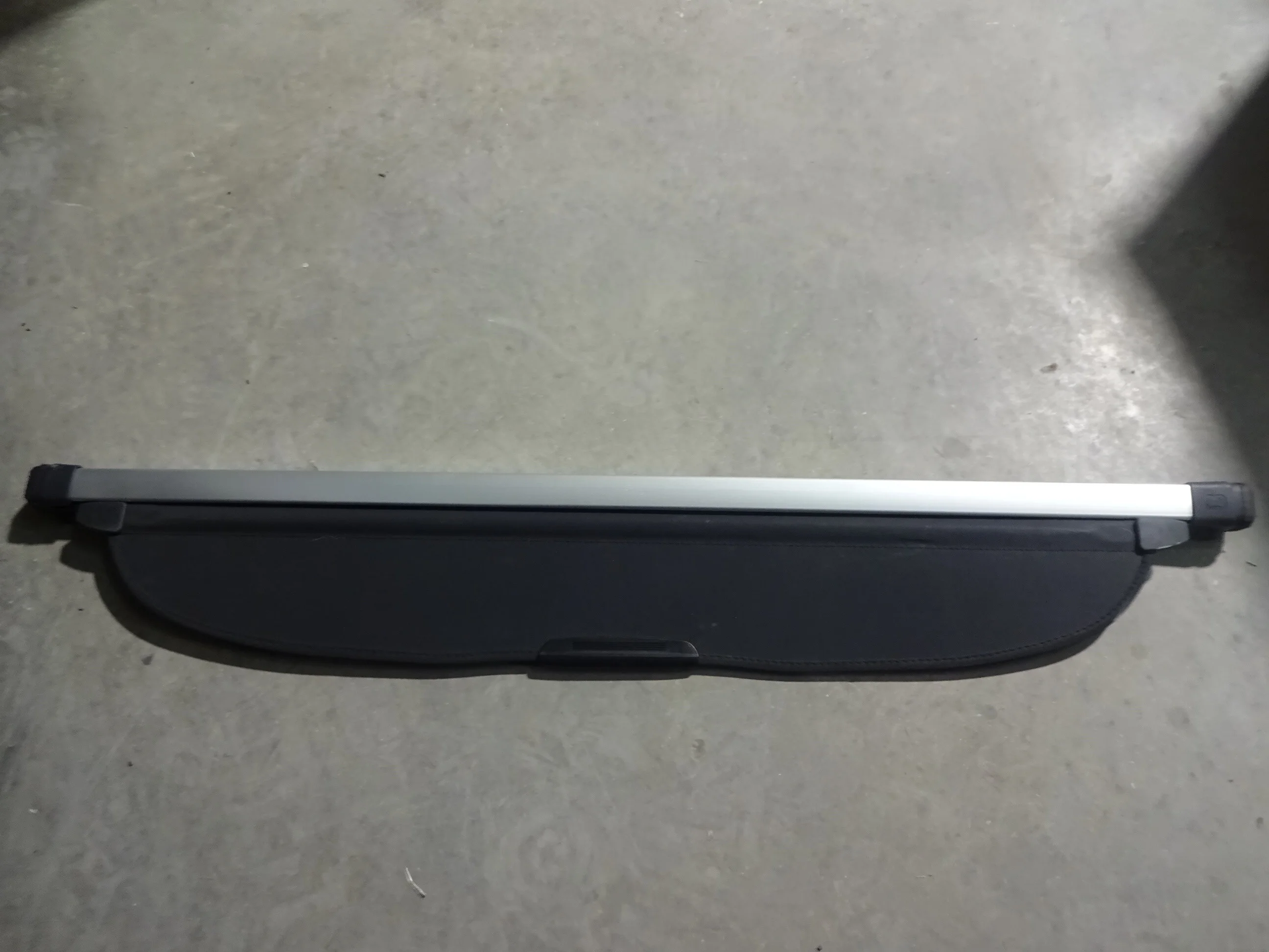 Pre-Owned 2019 Subaru XV Crosstrek Rear Black Retractable Cargo Cover OEM (Good)