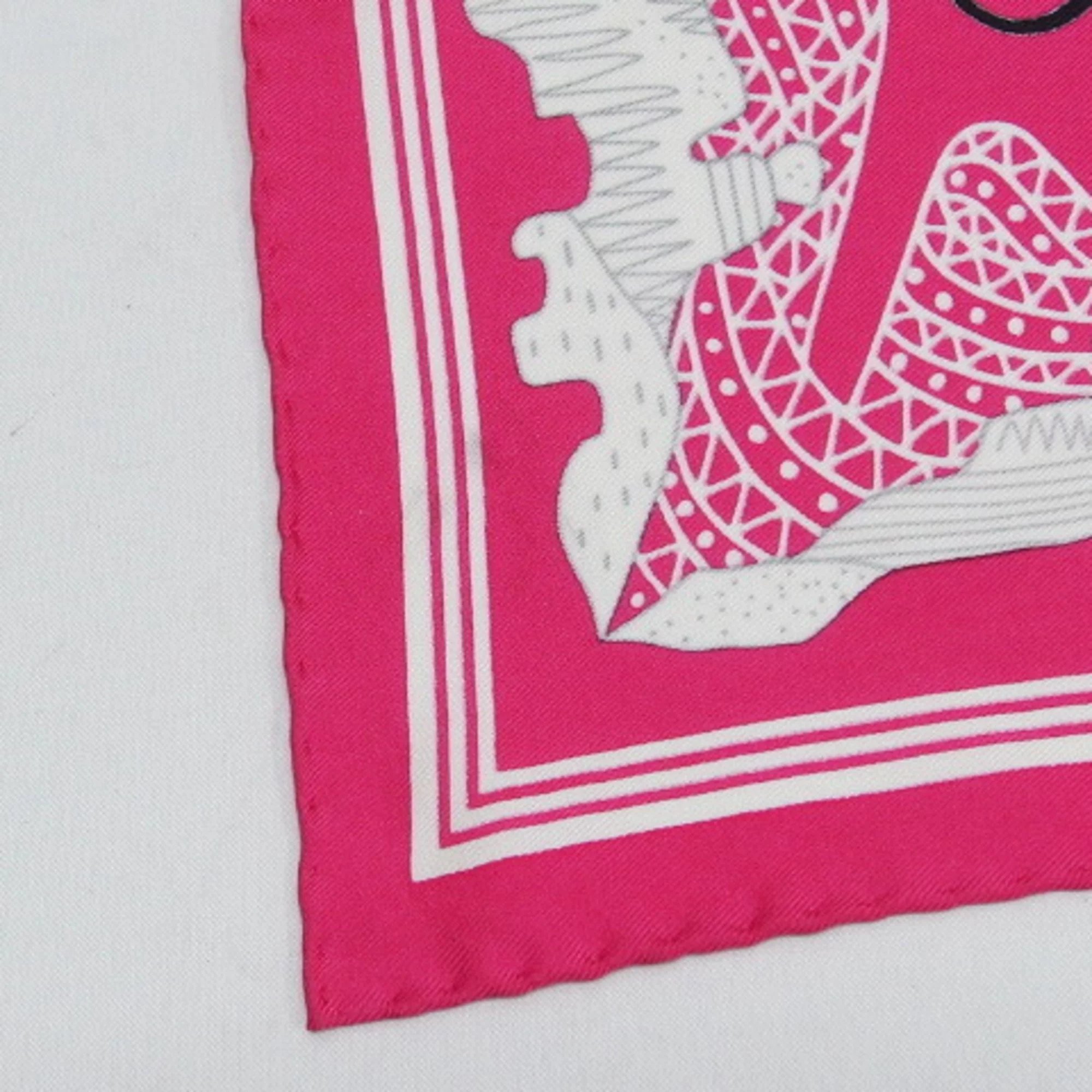 Pre-Owned Hermes Les Canyons Etoiles From the canyons to stars Carre 55 scarf (Good)