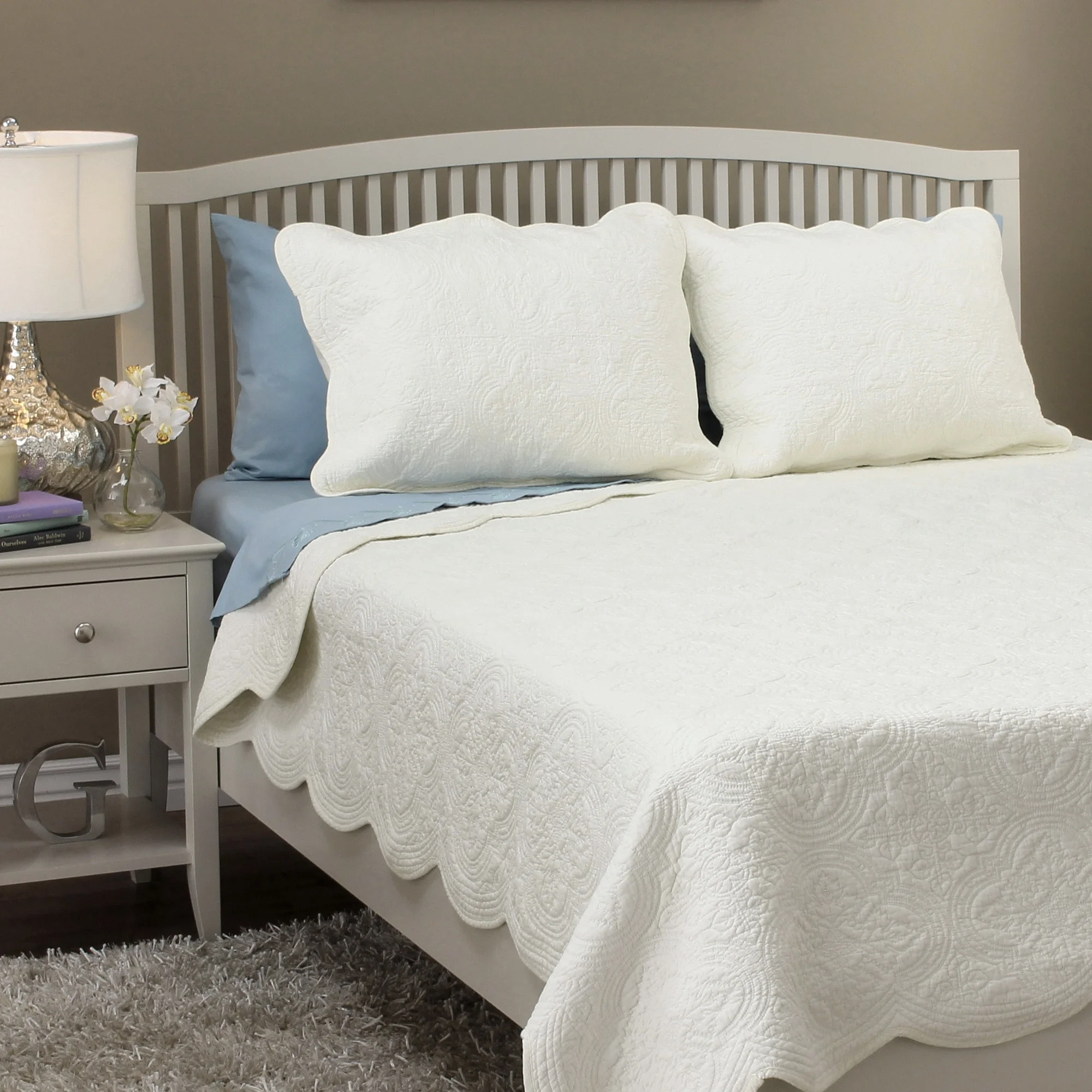 Copper Grove  Sagano Blantyre Scalloped Edge Cotton 3-piece Quilt Bedding Set Off White Twin 2 Piece Designer, Modern & Contemporary, Casual