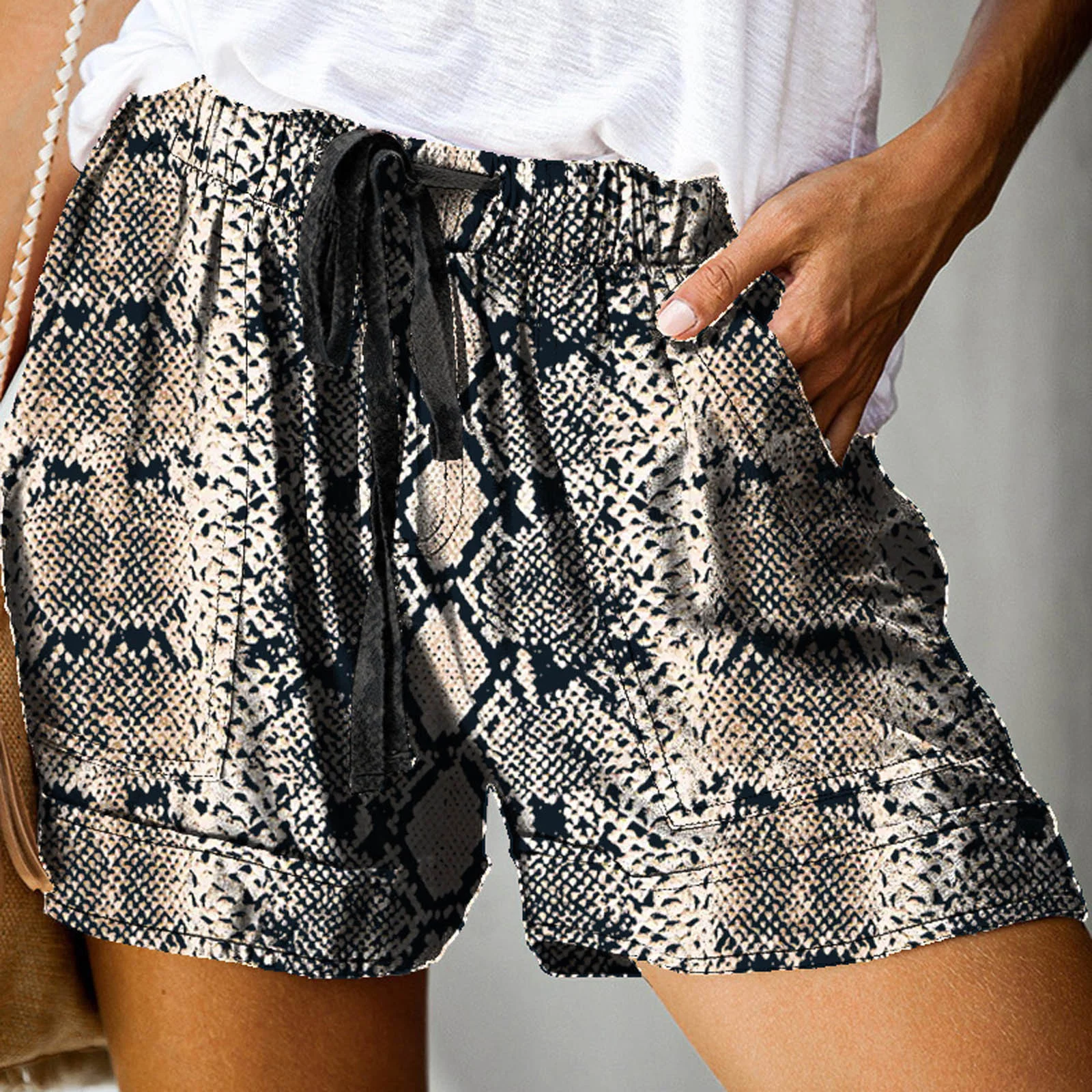 Gloriia Lounge Shorts for Women Snakeskin Print Casual Comfy Pocketed Pants Loose Fit Pockets Drawstring Hiking Shorts Beach Shorts