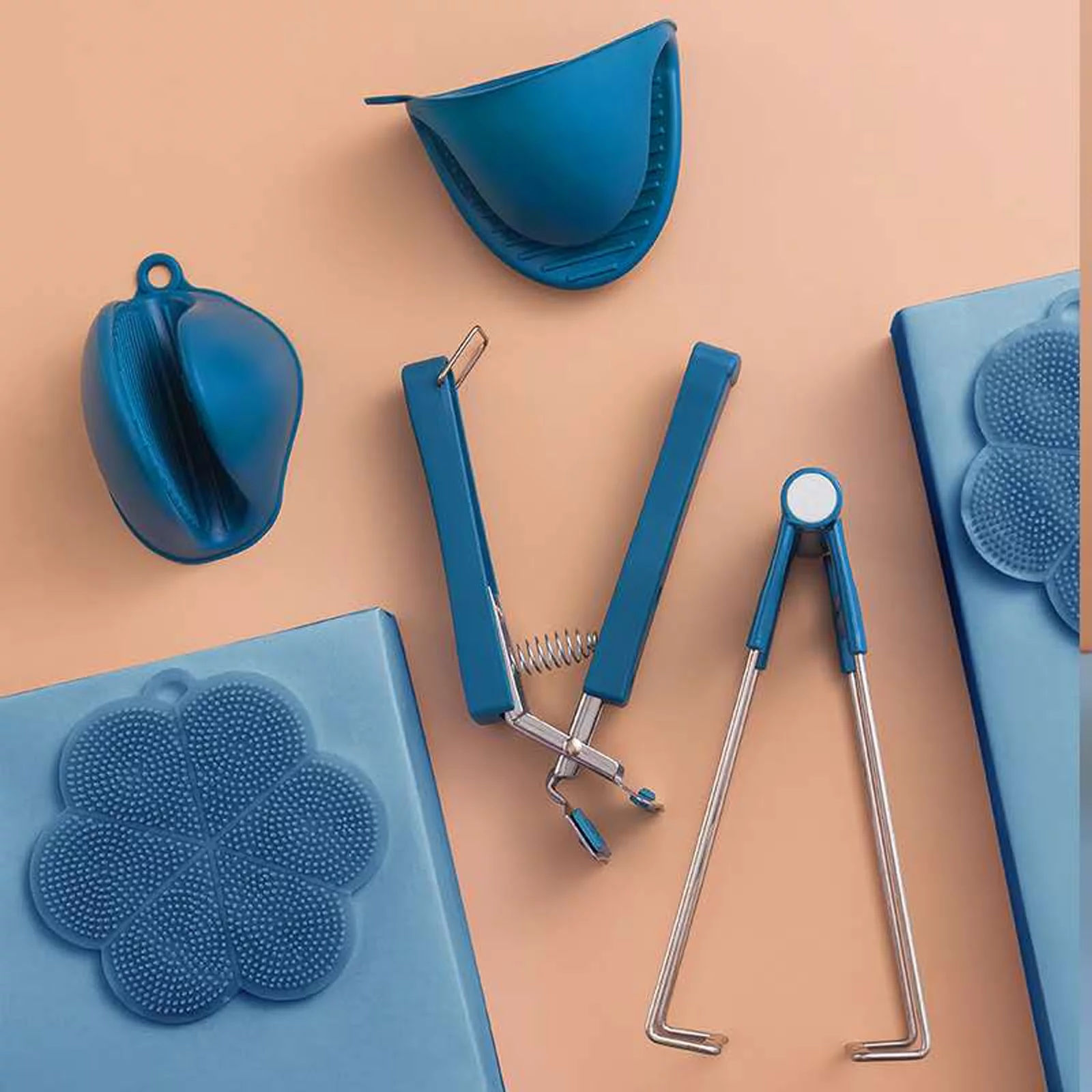 COUTEXYI Kitchen Anti-scalding Tool Set, Hot Plate Gripper Bowl Clips Non-slip Silicone Pad Home Baking Artifact