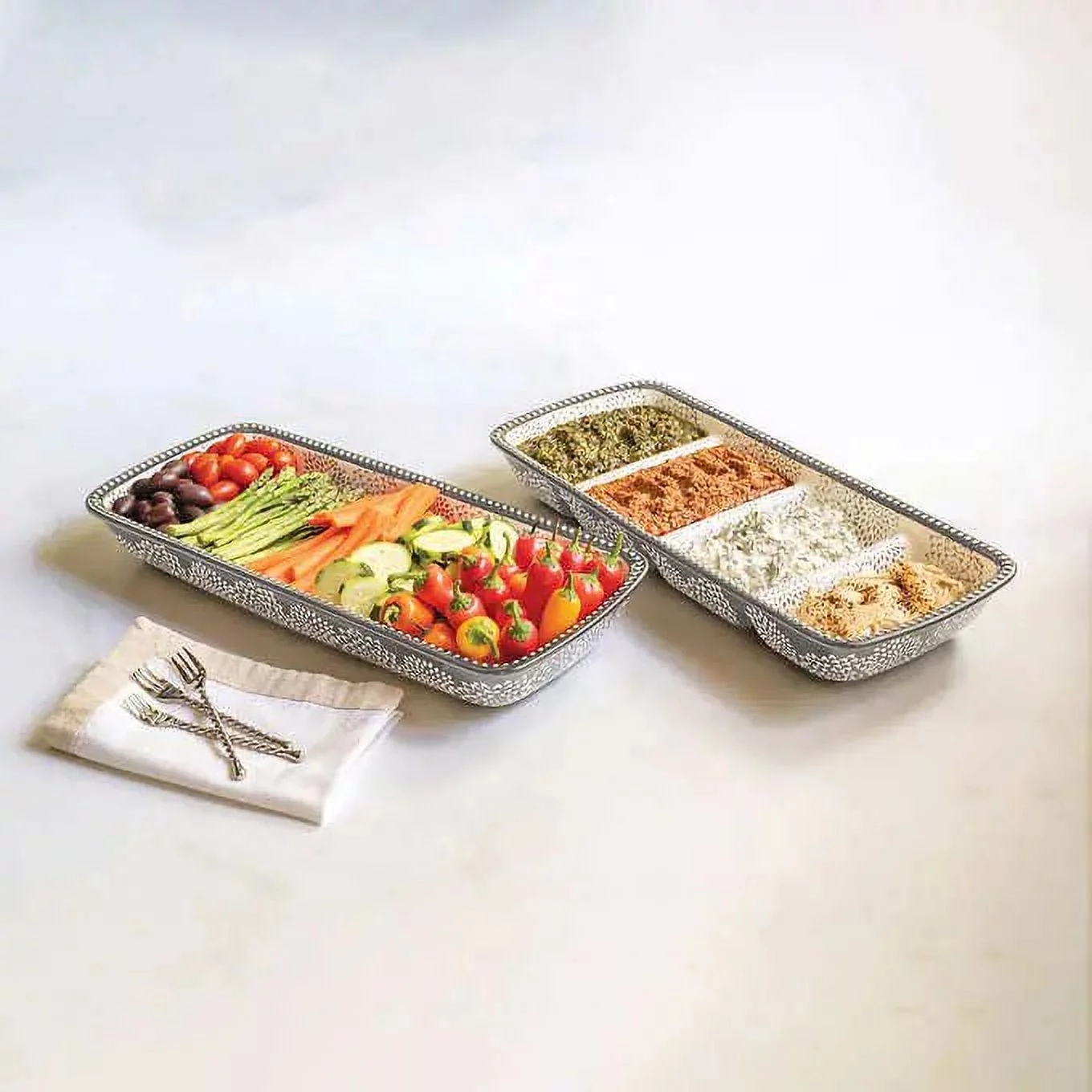 Baum Mums Stoneware 2-Piece Serving Set Gray