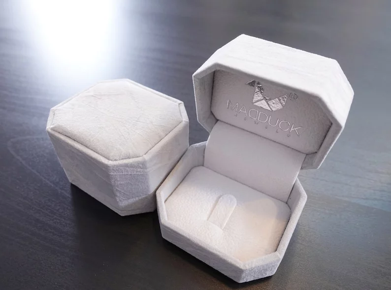 Cubic Zirconia / Sterling Silver 925 Ring / Rhodium plated Nickel-Free / MadDuckJewels RG1539 / Thailand Jewelry