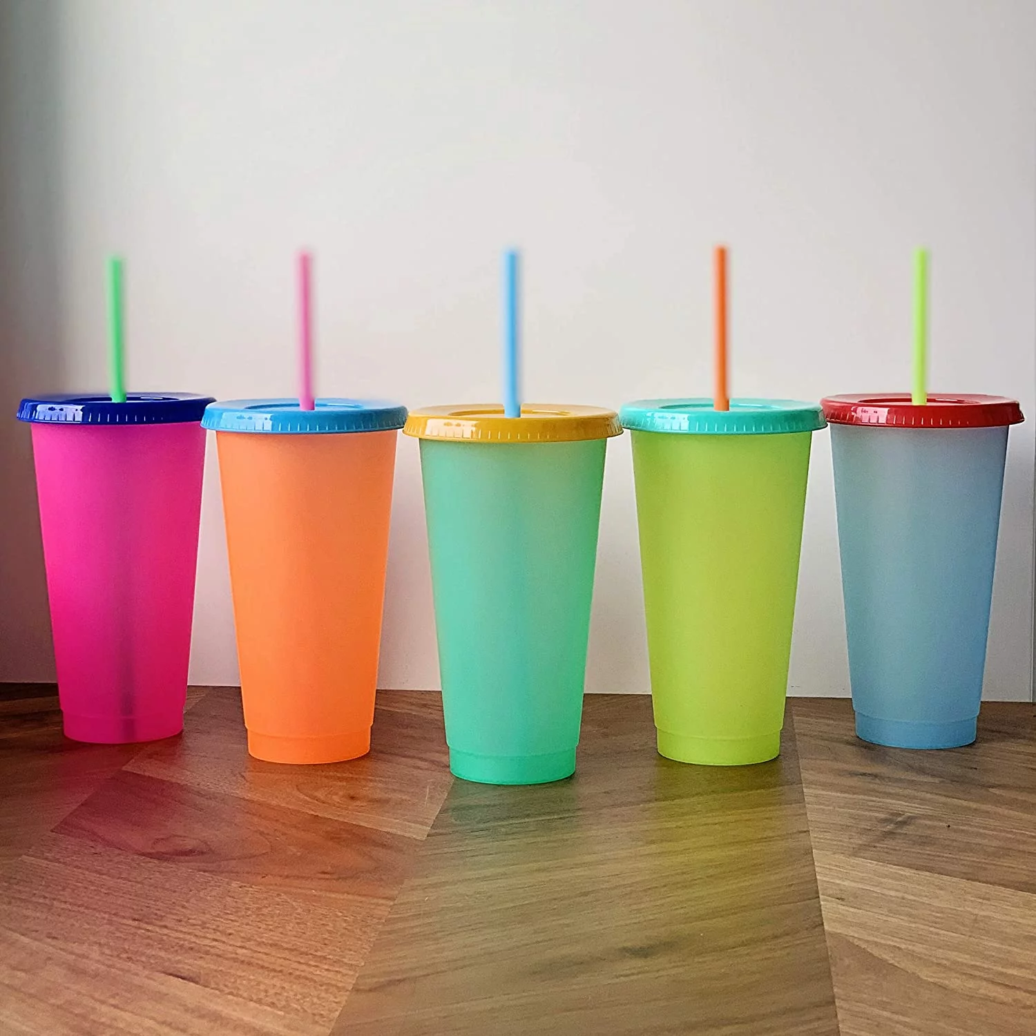 Artrylin Color Changing Plastic Tumblers- Color Changing Cups Cold Drink Cups with Lids and Straws- 5 Pcs Reusable Color Changing Cold Drink Cups- 24 oz Summer Coffee Tumblers (5 Darker Reusable Cups)
