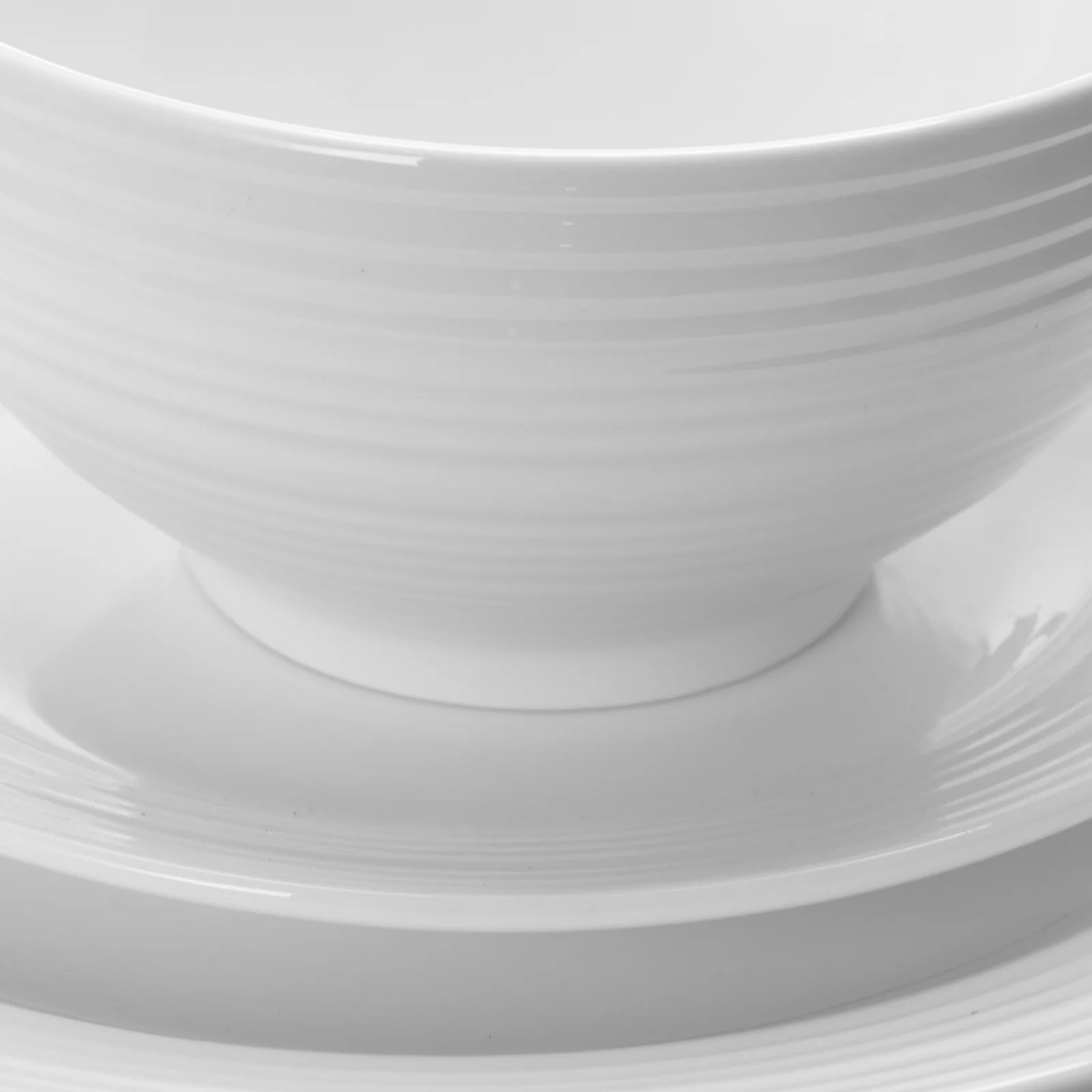 Gibson Amelia Court 16 Piece Dinnerware Set in Embossed White