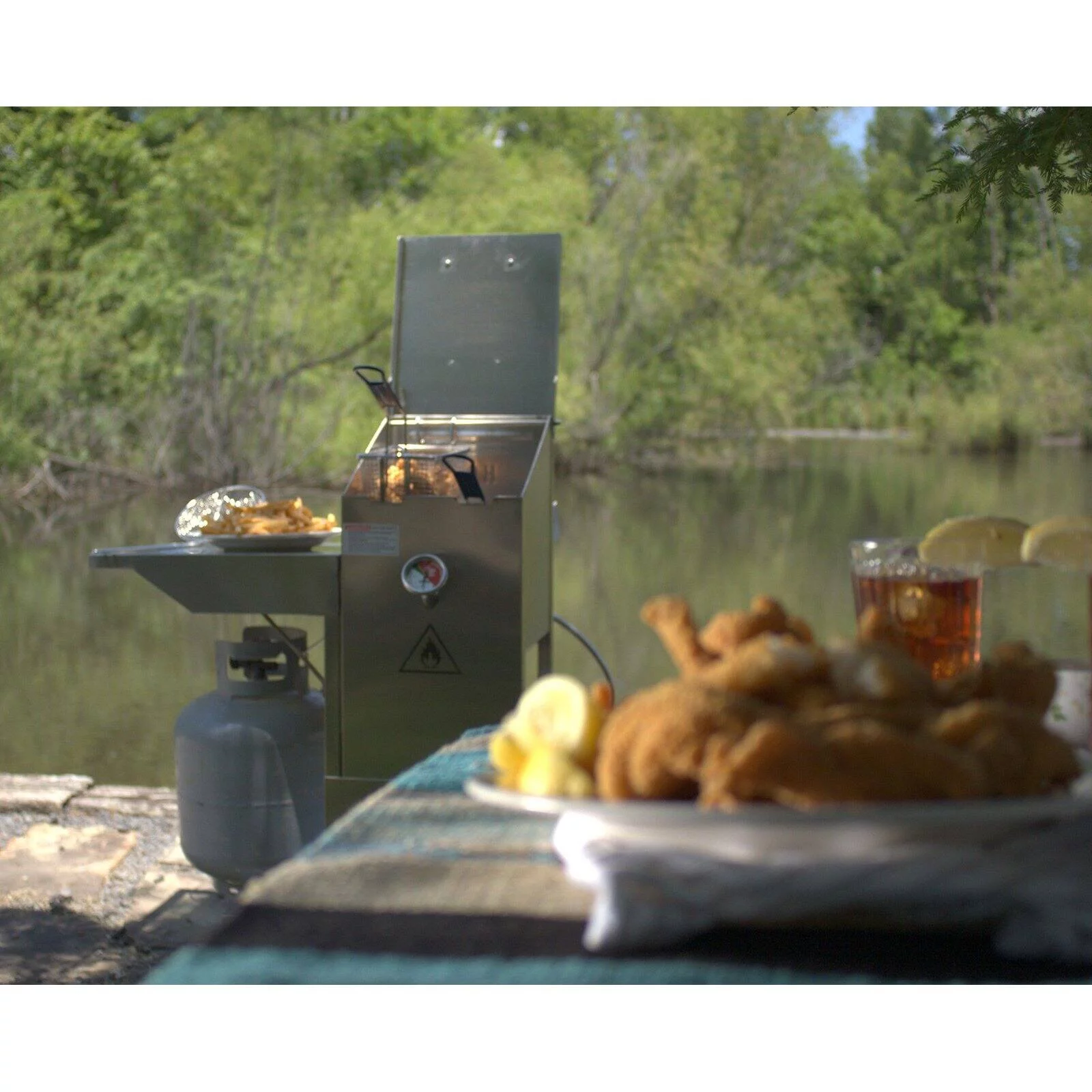 Bayou Classic 700-185 Solid Steel Easy Assembly Wheeled 4 Gallon Fryer Cart