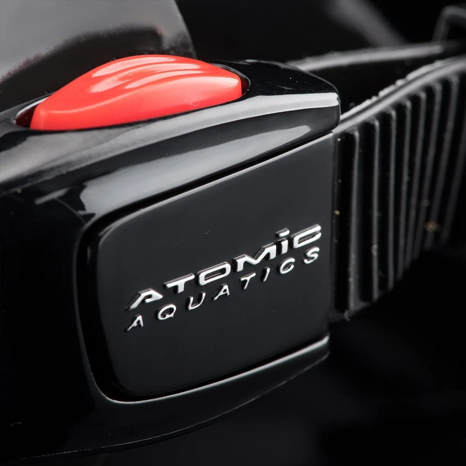 Aquatics Medium Fit Subframe Diving Mask Wtih Ultra Clear Lenses