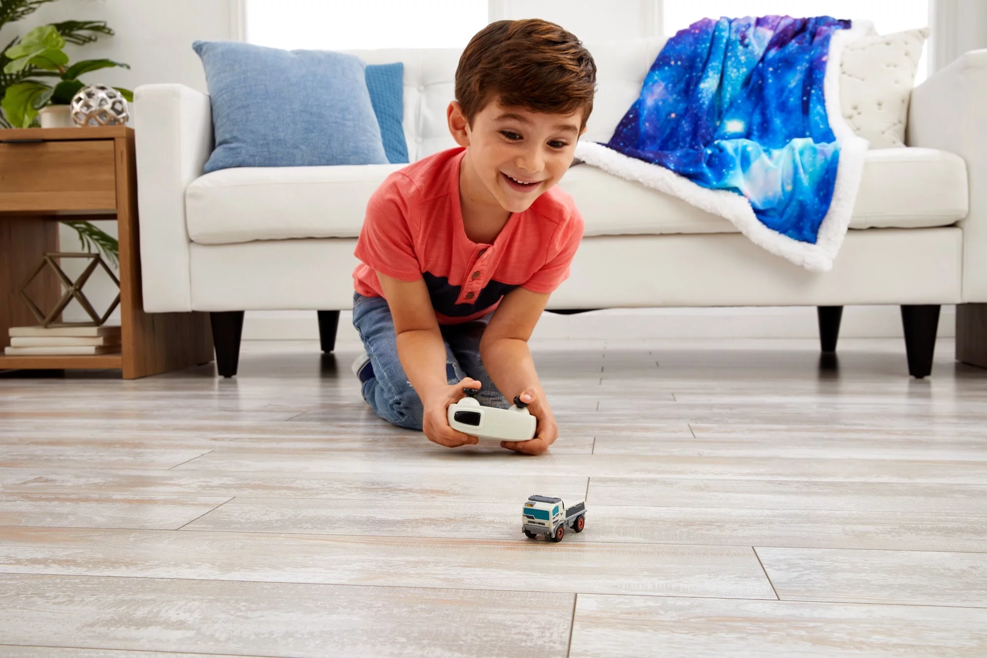 Hot Wheels RC Disney and Pixar Lightyear Buzz’s Truck, Gift for Kids 5 Years & Up