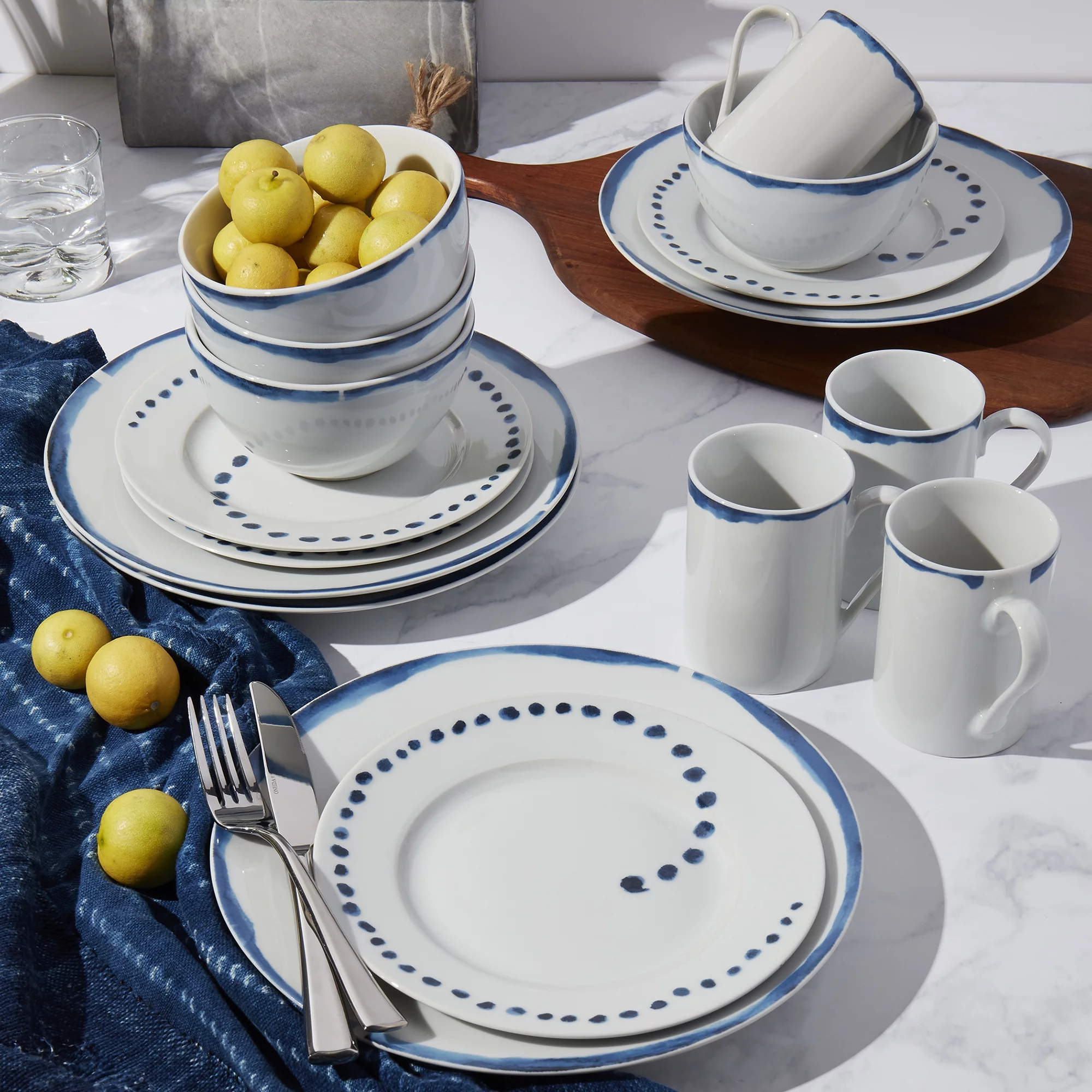 Tabletops Gallery Isla Round 16pc Dinnerware Set, Swirl and Dots Pattern