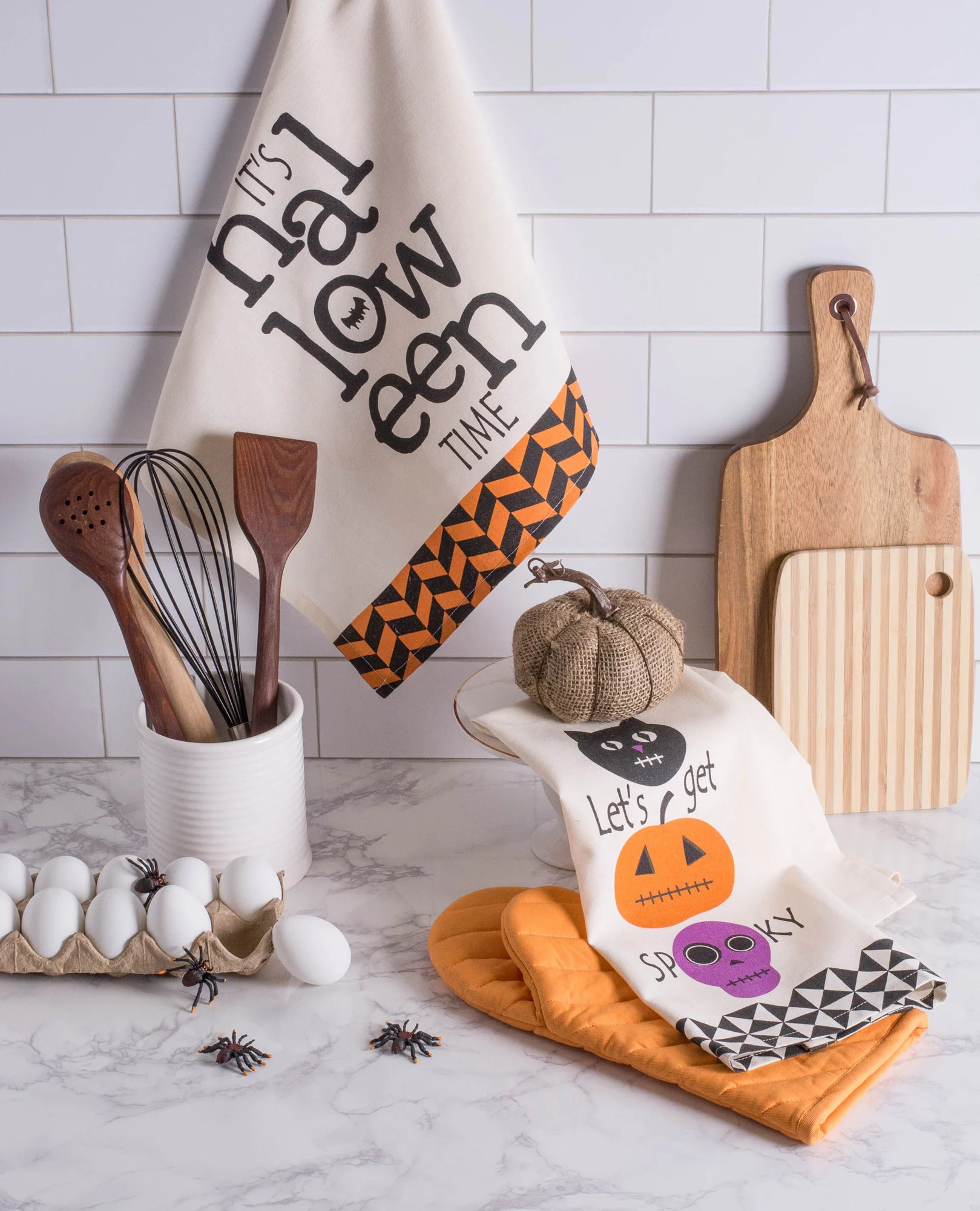 Contemporary Home Living Set of 2 Black and White Halloween Themed Rectangular Dishtowel 28