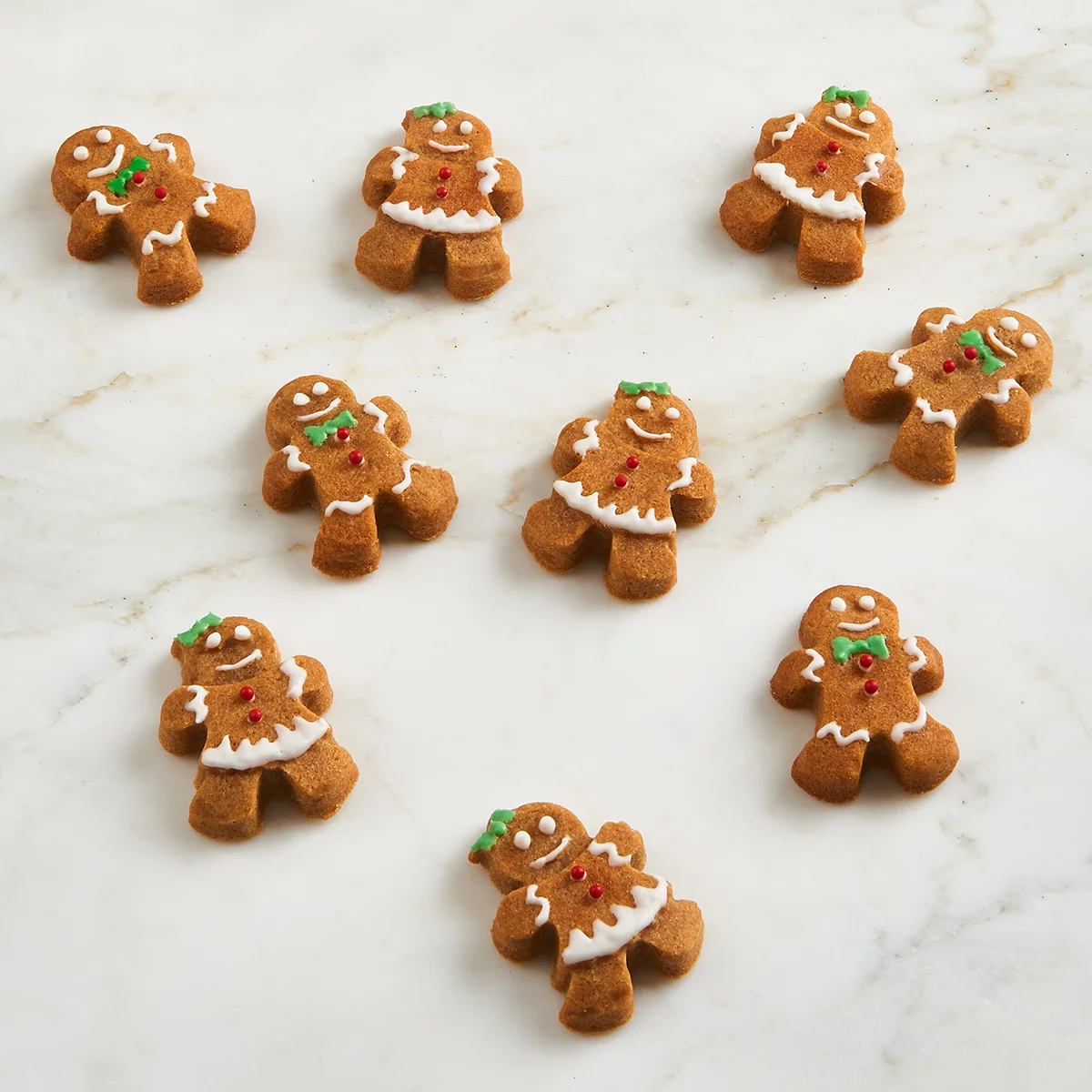 Trudeau Christmas Gingerbreadman Muffin Cake Pan, Structured Silicone, 9