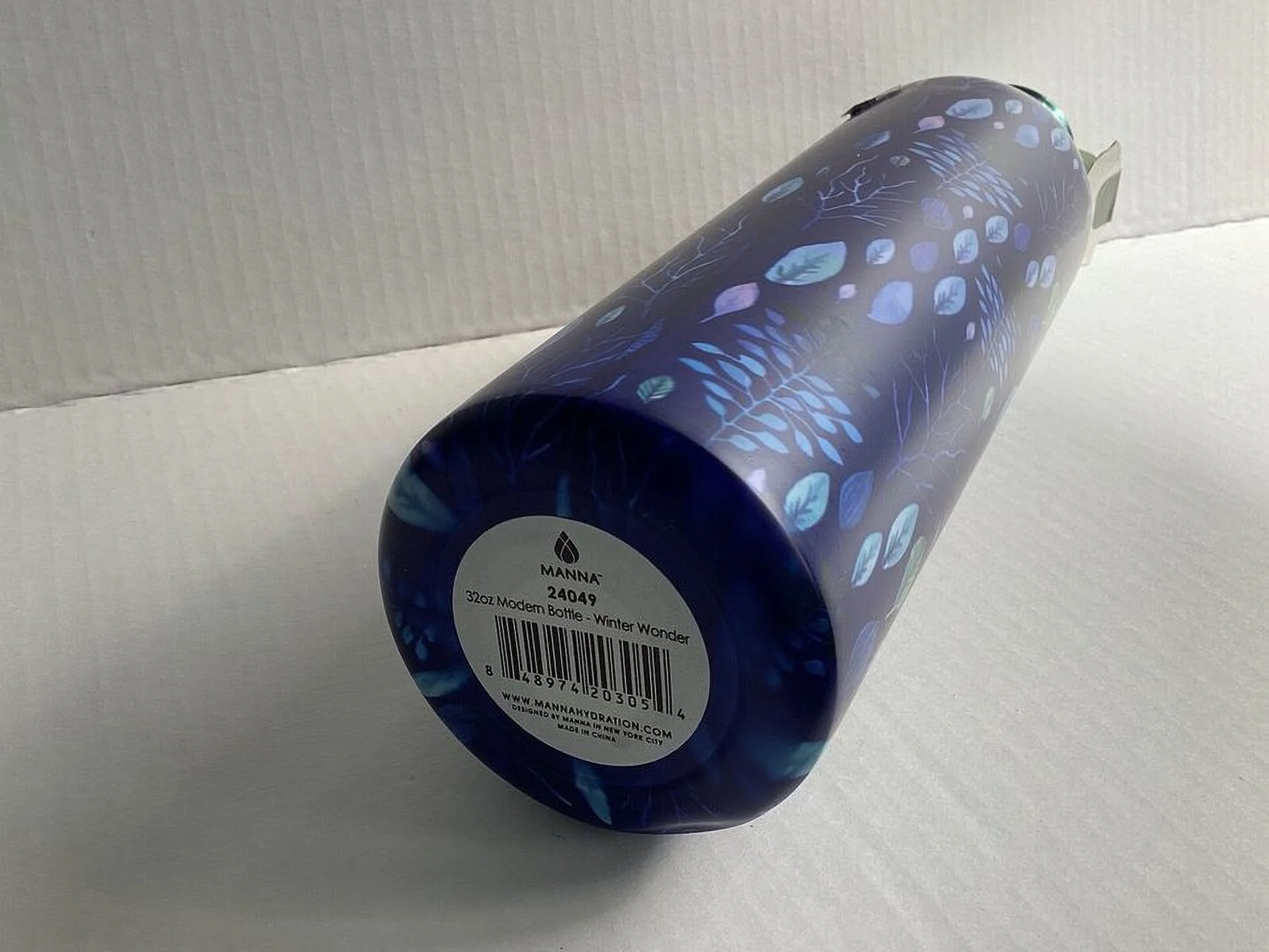 Manna Modern - Winter Wonder ~ Stainless Steel 32 Oz Water Bottle