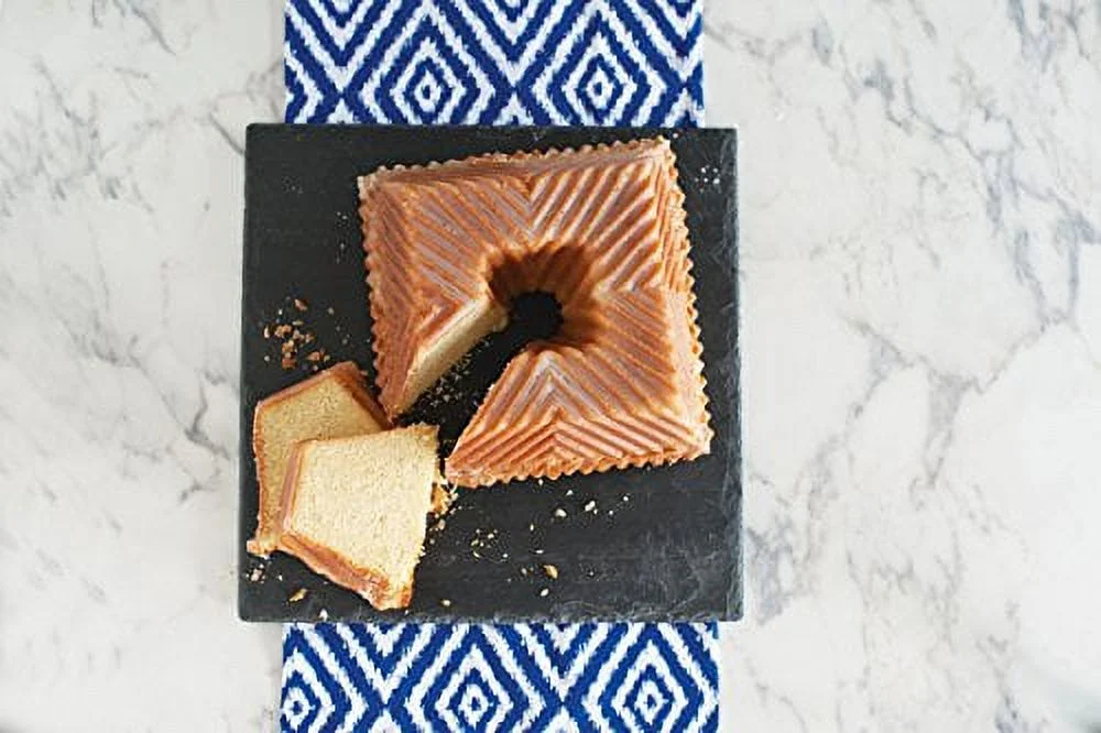 Nordic Ware 80577 Bundt Squared Pan, 10-Cup Capacity, Graphite