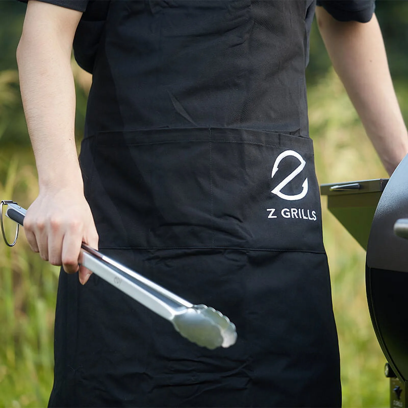 Z GRILLS Adjustable Bib Aprons, Water Oil Stain Resistant Grilling Aprons, Black Chef Cooking BBQ Grill Kitchen Aprons with Pockets