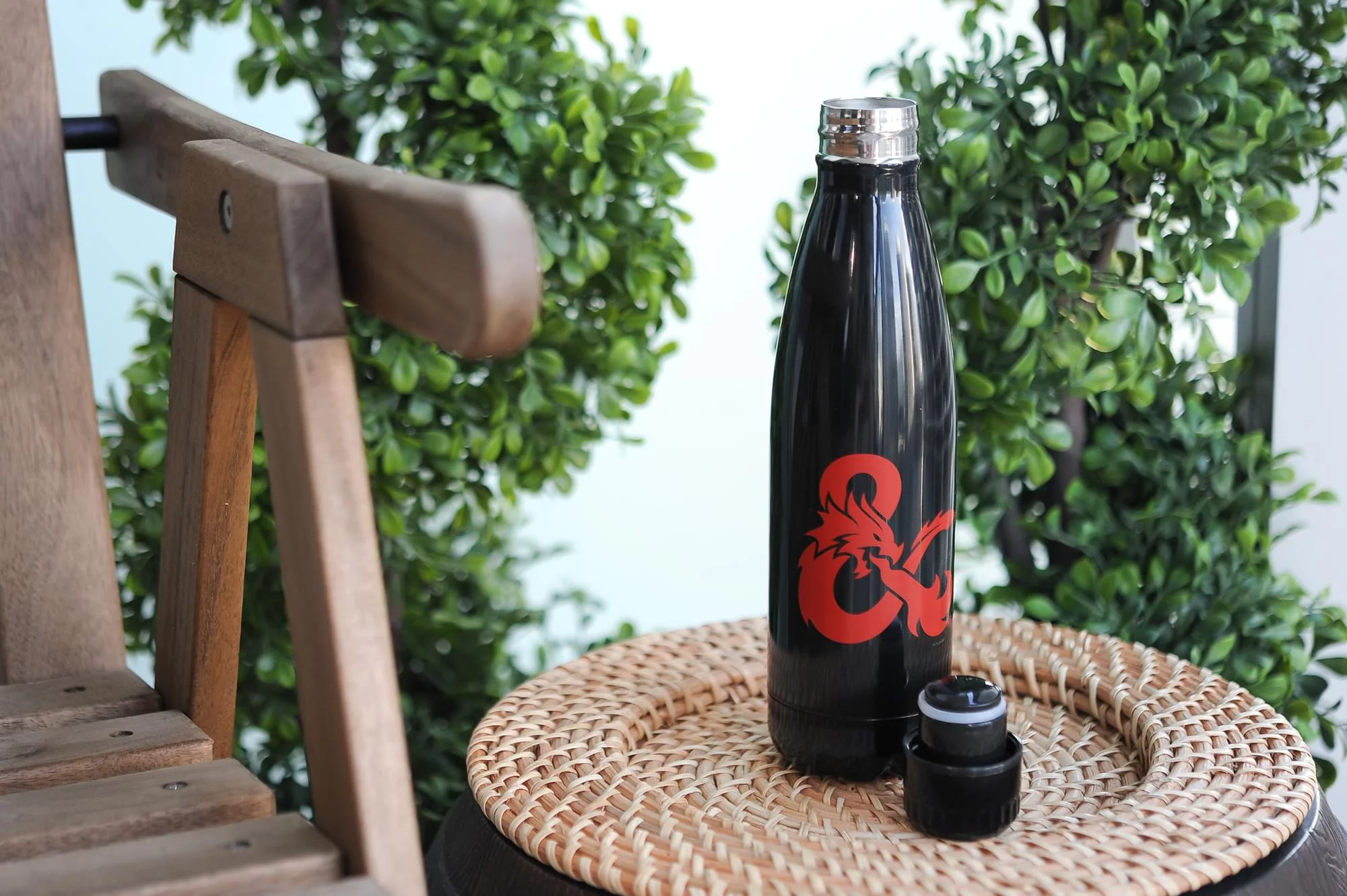 Dungeons & Dragons Logo | Metal Stainless Steel Water Bottle | Holds 17 Ounces