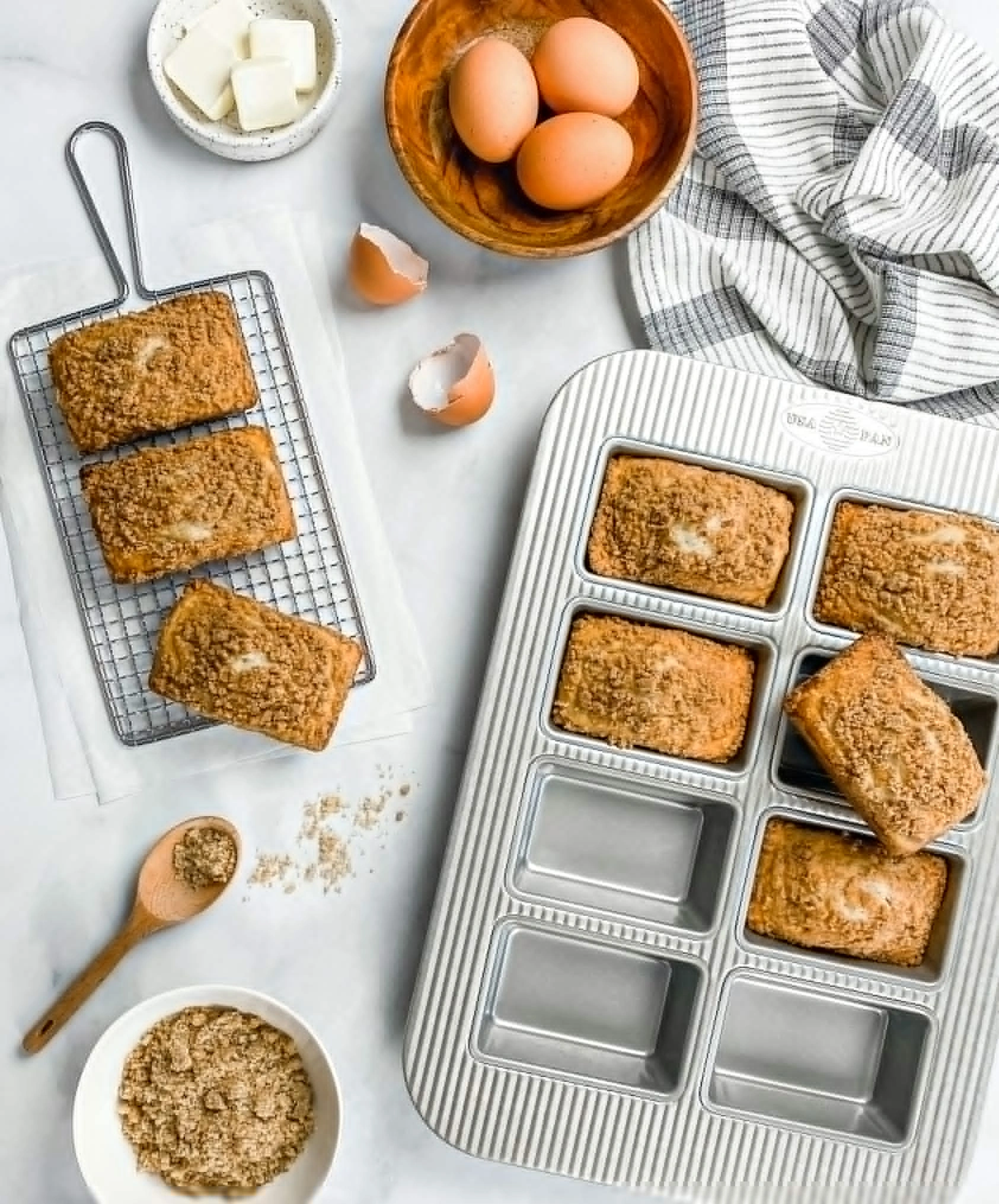 USA Pan Nonstick Mini Loaf Pan, 8 Well