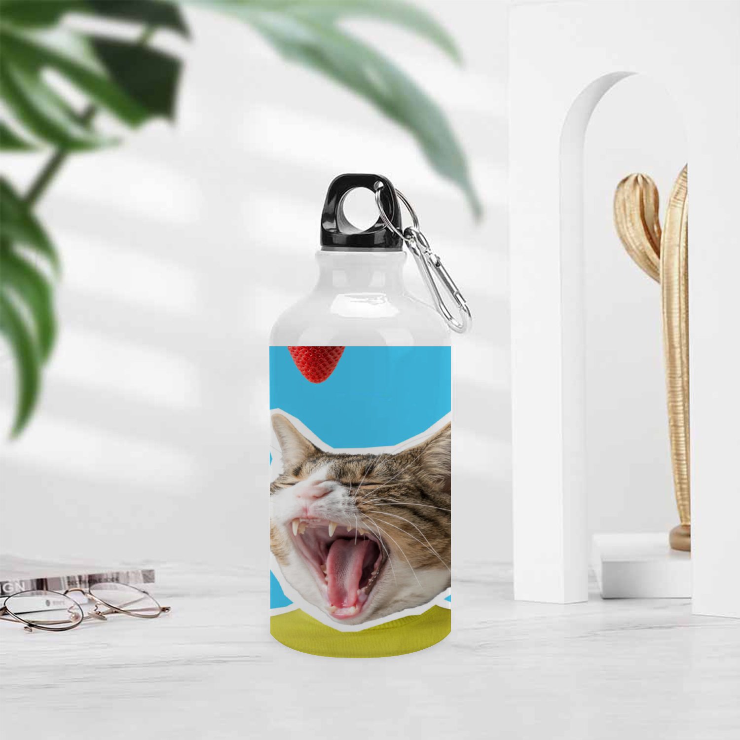 GZHJMY Sports Water Bottles, Cat and Strawberry Collage Large Capacity Aluminium Portable Leakproof Lightweight Drink Bottles for Fitness and Outdoor Enthusiasts