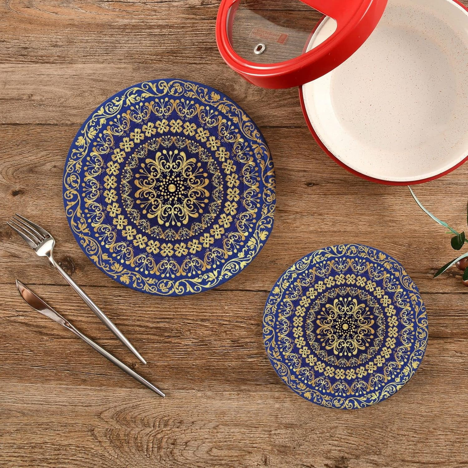 GZHJMY Gold-Blue Vintage Pattern Heat Resistant Trivets Potholders 2PCS, Round Cotton Weave Handmade Pot Holder, Non-Slip Hot Mats Kitchen Dining Plate Mat for Kitchen Pans Bowl Teapot