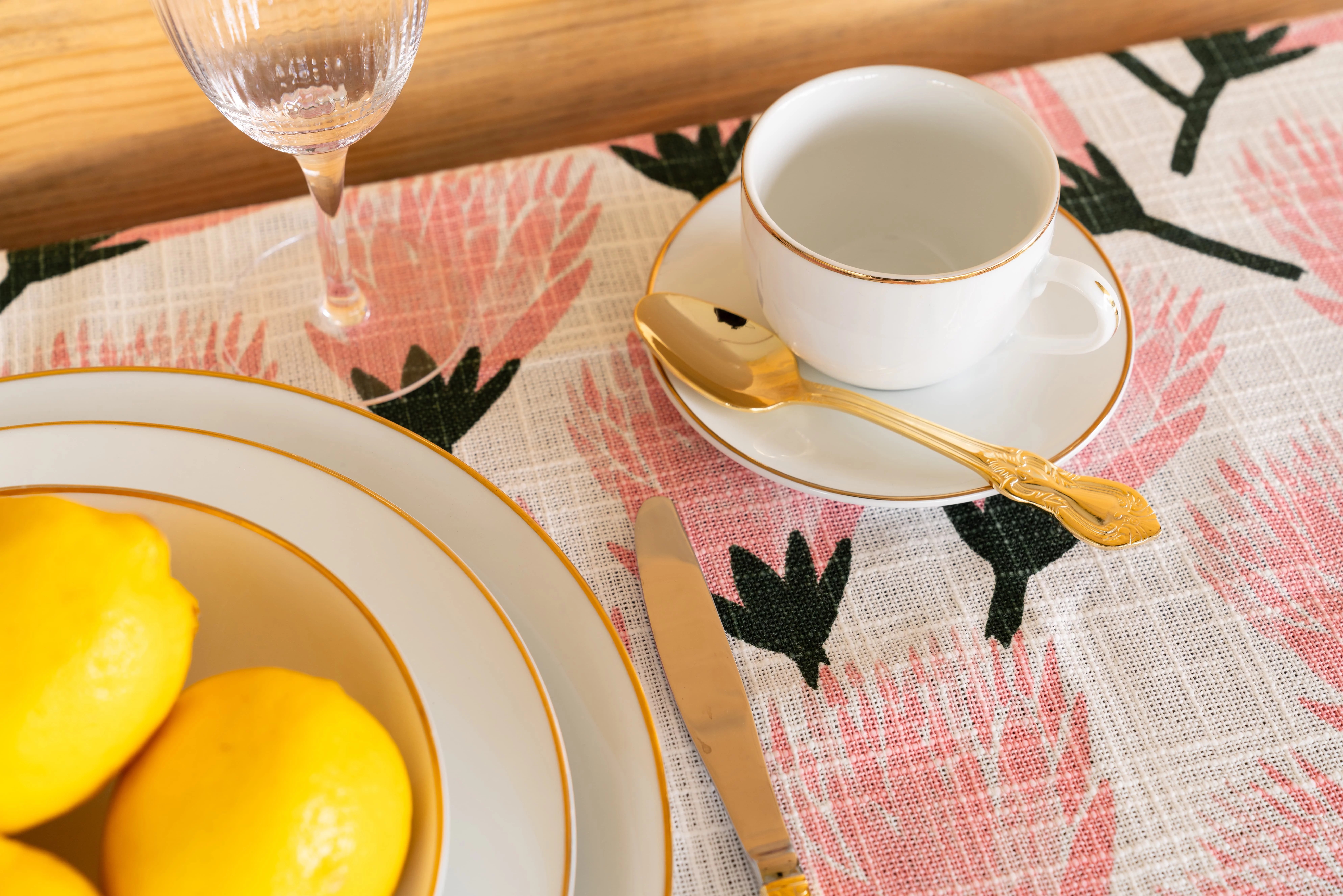 10 Strawberry Street Coupe Gold Line Porcelain Soup Plate Set of 6