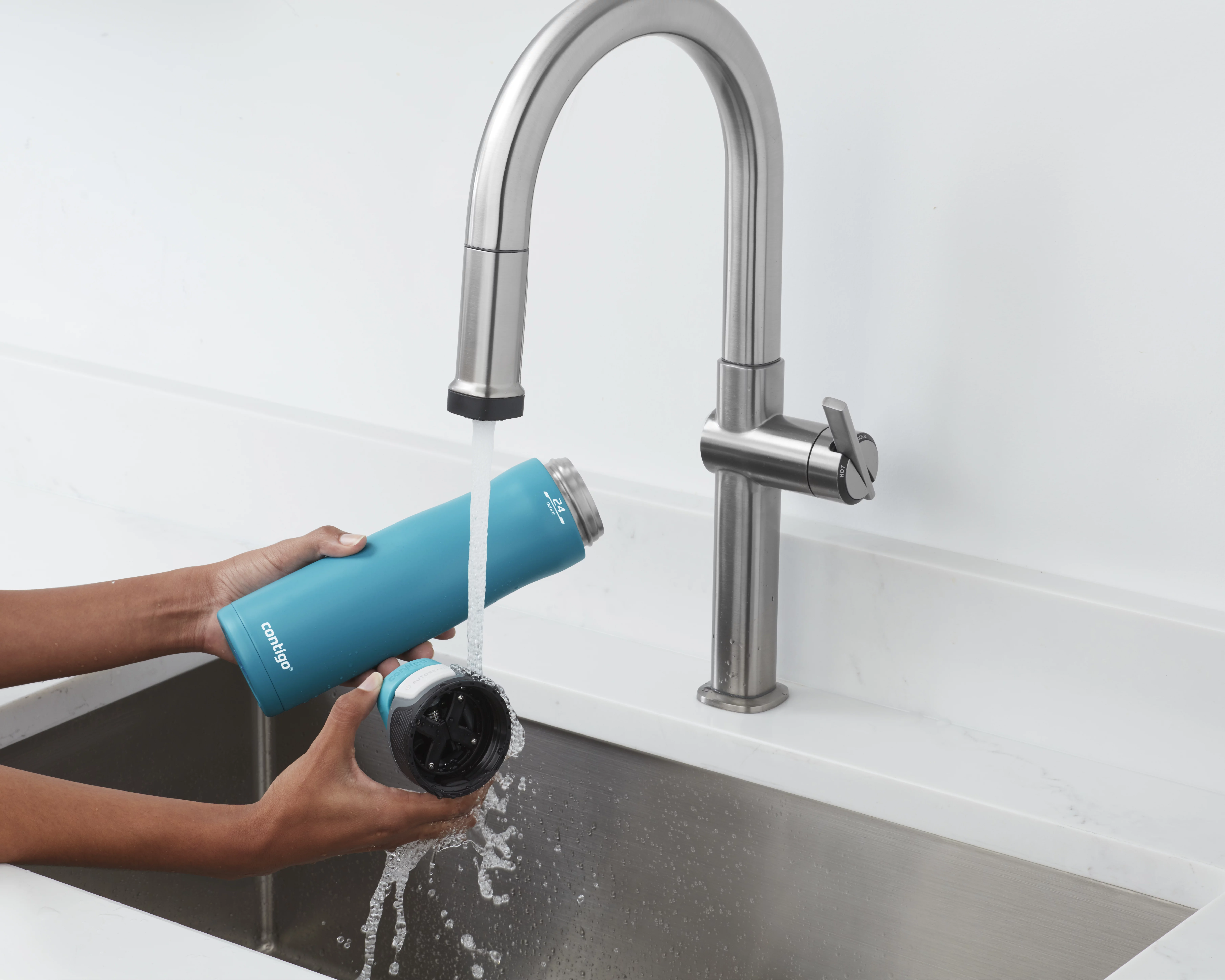 Contigo 24oz Autoseal Chill Vacuum-Insulated Stainless Steel Water Bottle, Scuba Teal