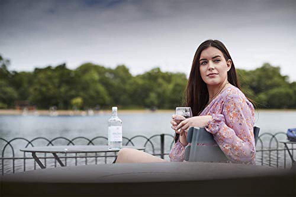 Hildon - Gently Sparkling Natural Mineral Water, 11.1 fl oz (24 Glass Bottles)