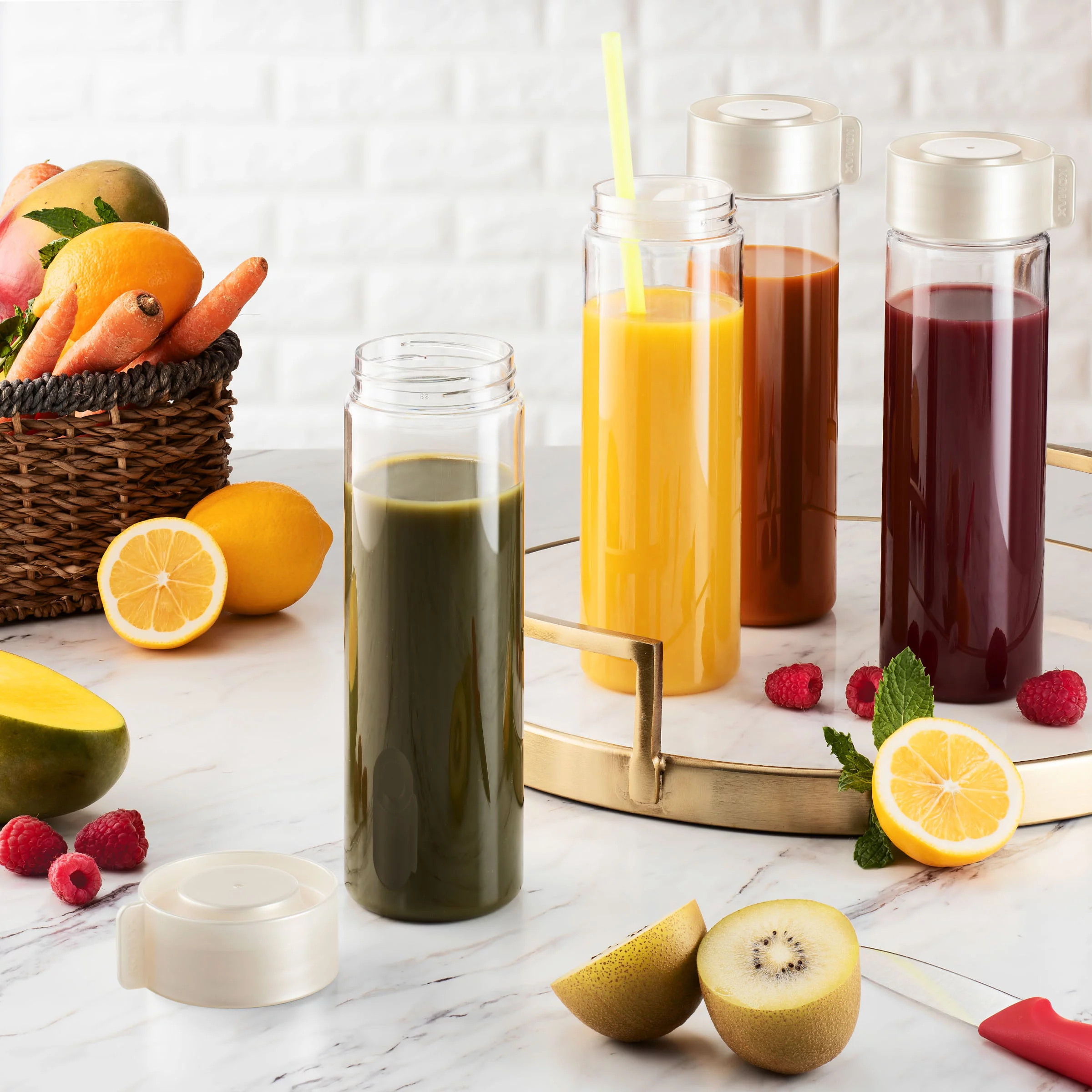 Komax Plastic Juicing Bottles, 4-Pack Reusable Juice Bottles, 18.5-oz