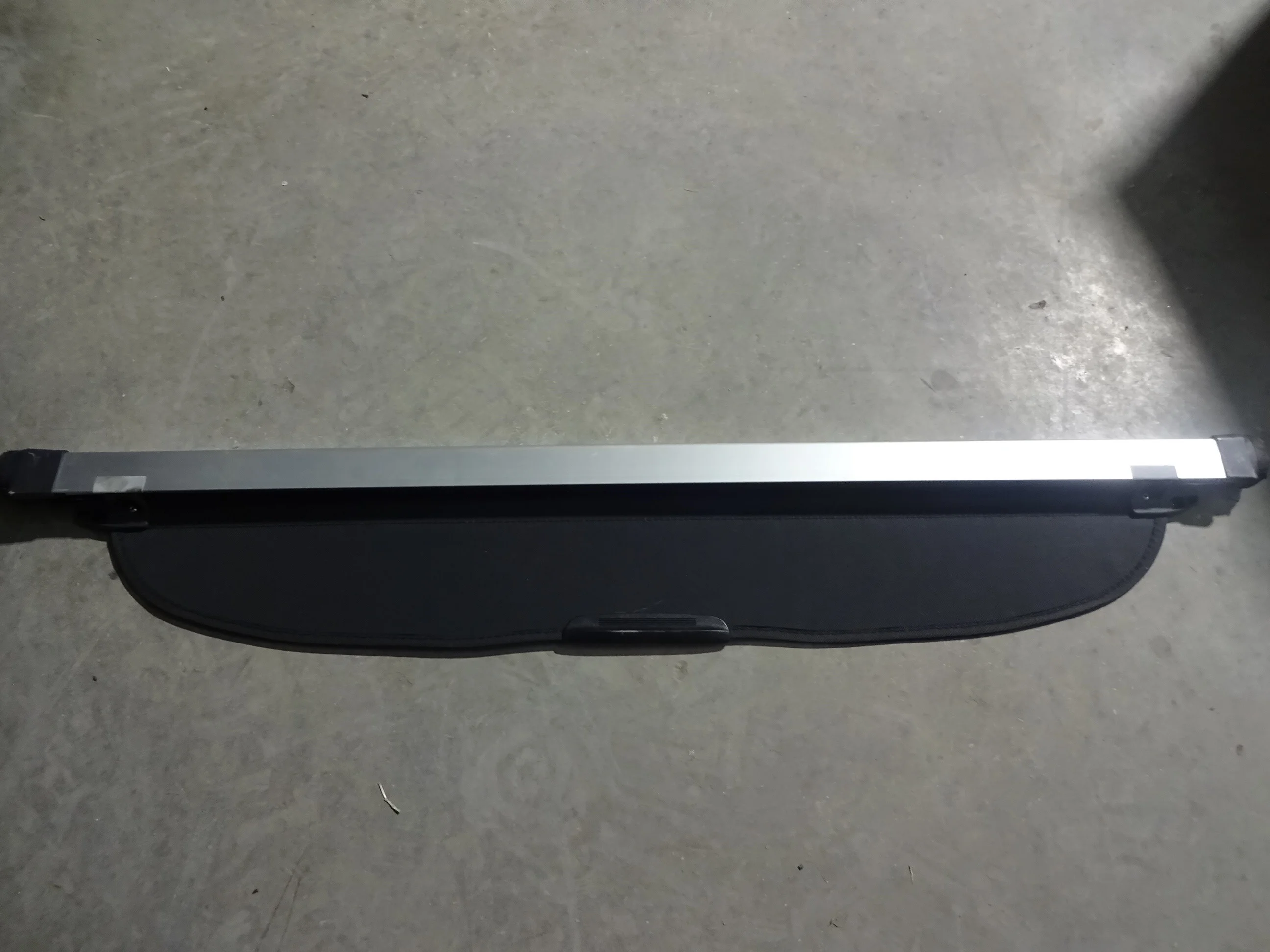Pre-Owned 2019 Subaru XV Crosstrek Rear Black Retractable Cargo Cover OEM (Good)