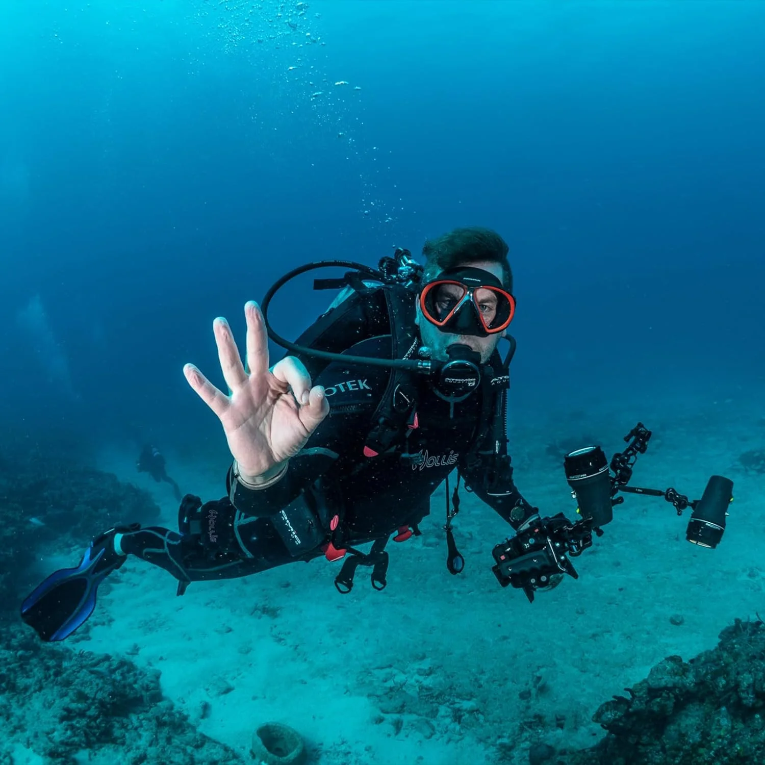 Aquatics Medium Fit Subframe Diving Mask Wtih Ultra Clear Lenses