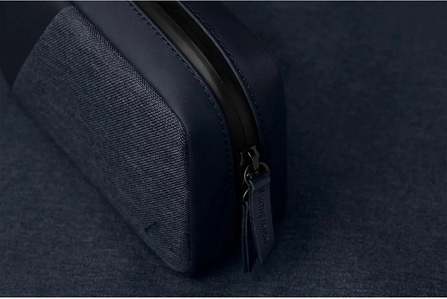 NATIVE UNION Navy Nylon Textured Multi-Media Strapless