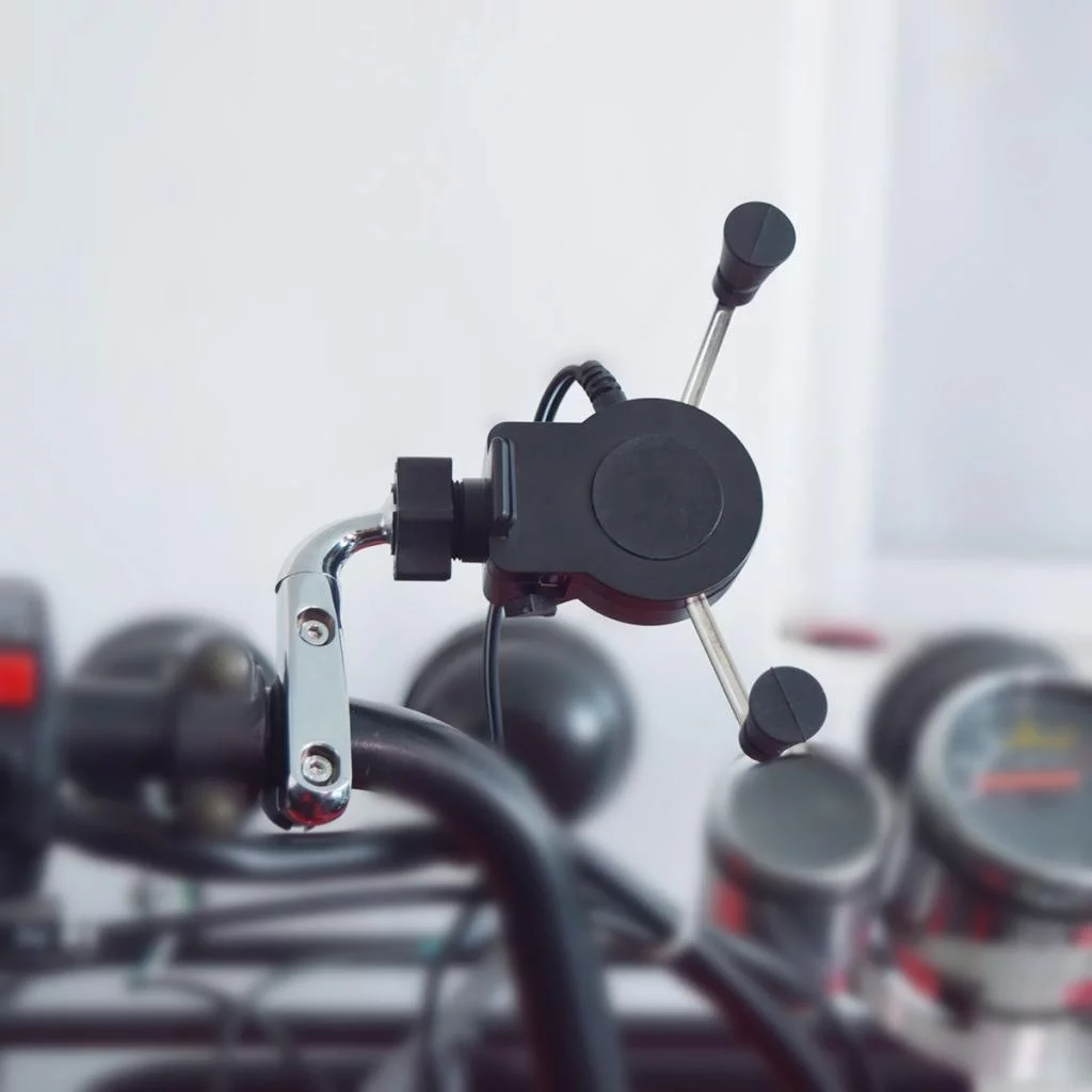360  degree Rotatable Mobile Phone Holder Clamp Fit For Motorcycles Handlebar Holder With Built-in USB Port