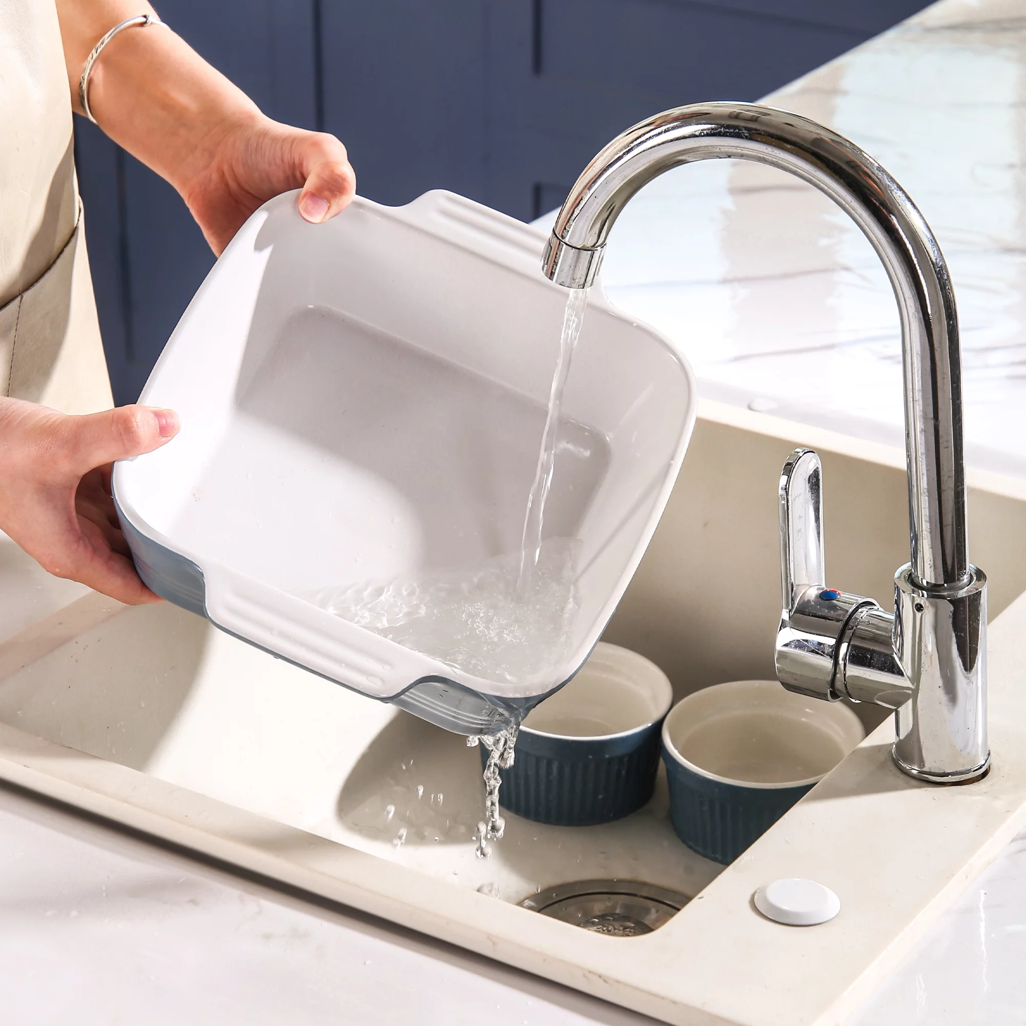 DOWAN Casserole Dish and Ramekins, 8x8 Ceramic Baking Dish with Handles and 8oz Ramekins set of 2 , Deep Baking Pan for Cooking Turkey, Porcelain Ramekins Bowls for Creme brulee Souffle, Airy Blue