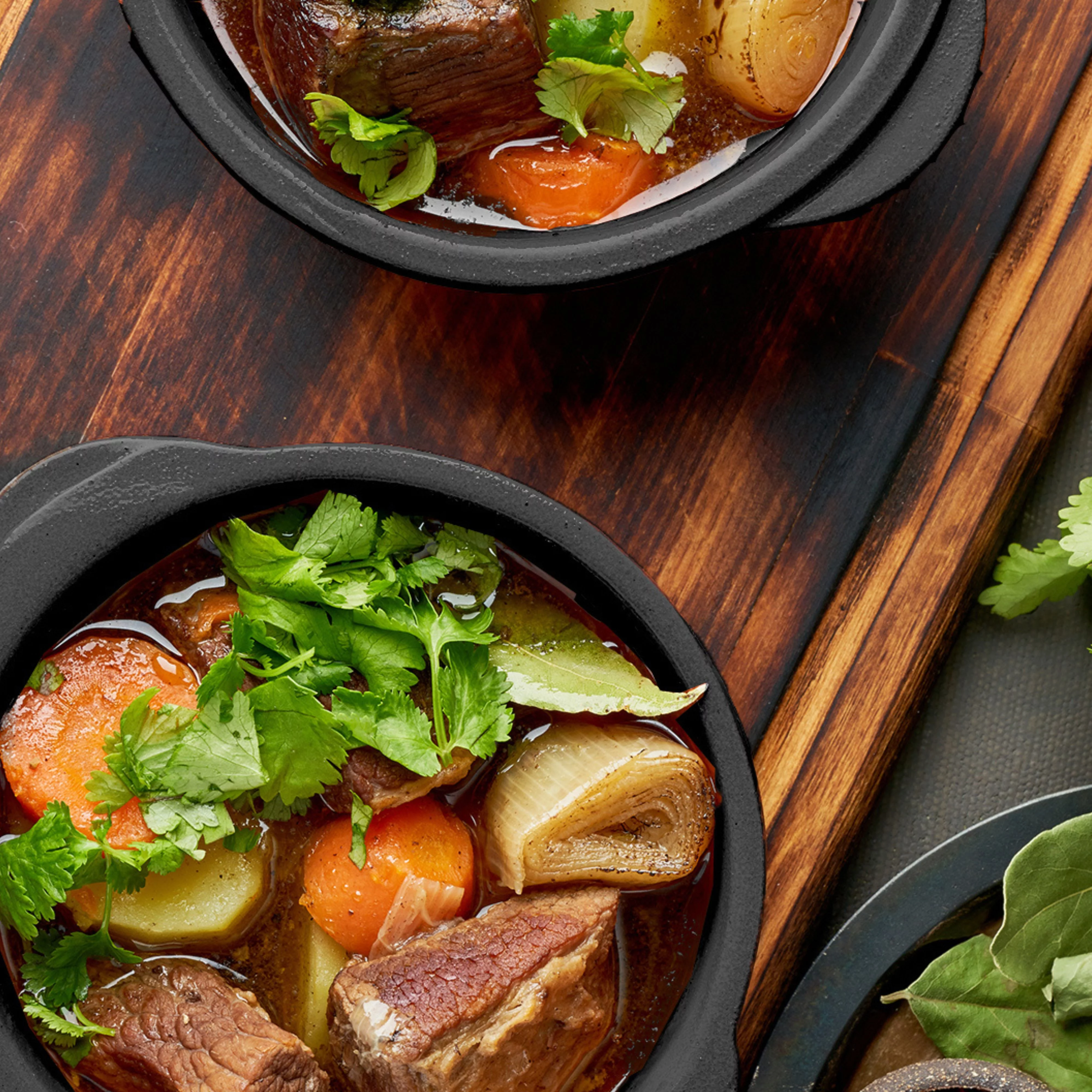 Courant 1.6-QT Slow Cooker - Black