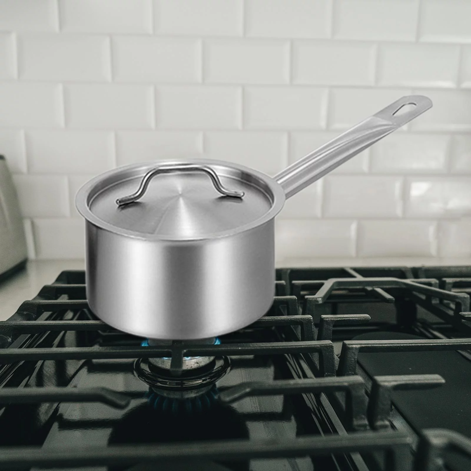 Saucepan with Lid Induction Pot, Soup Pasta Spaghetti with Cover, Stainless Steel Cooking Pot Milk Pot for Restaurant Kitchen Restaurants .9L