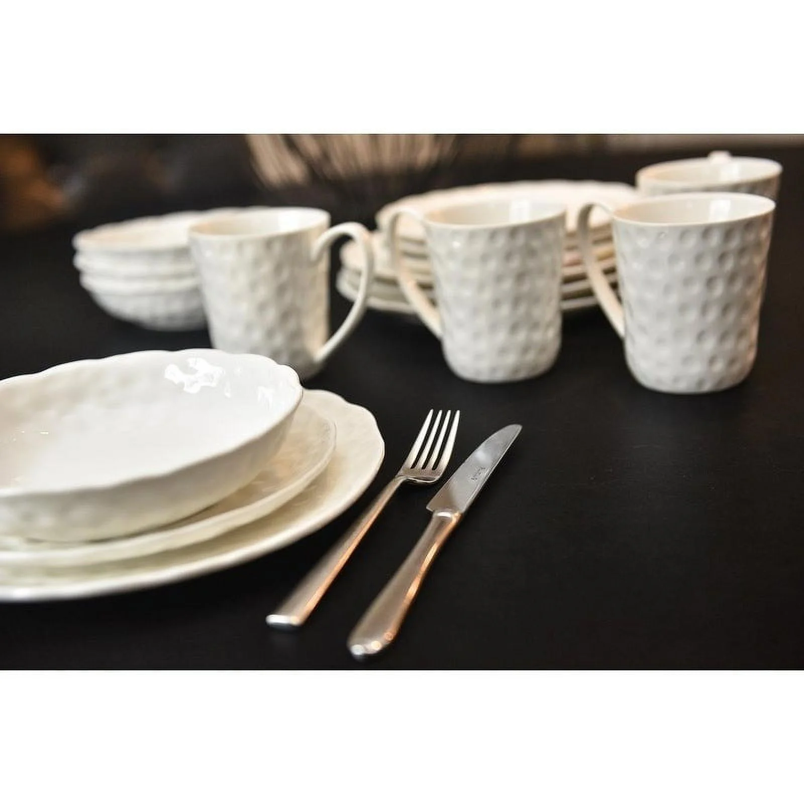 Red Vanilla Marble Dinner Plates 10.25