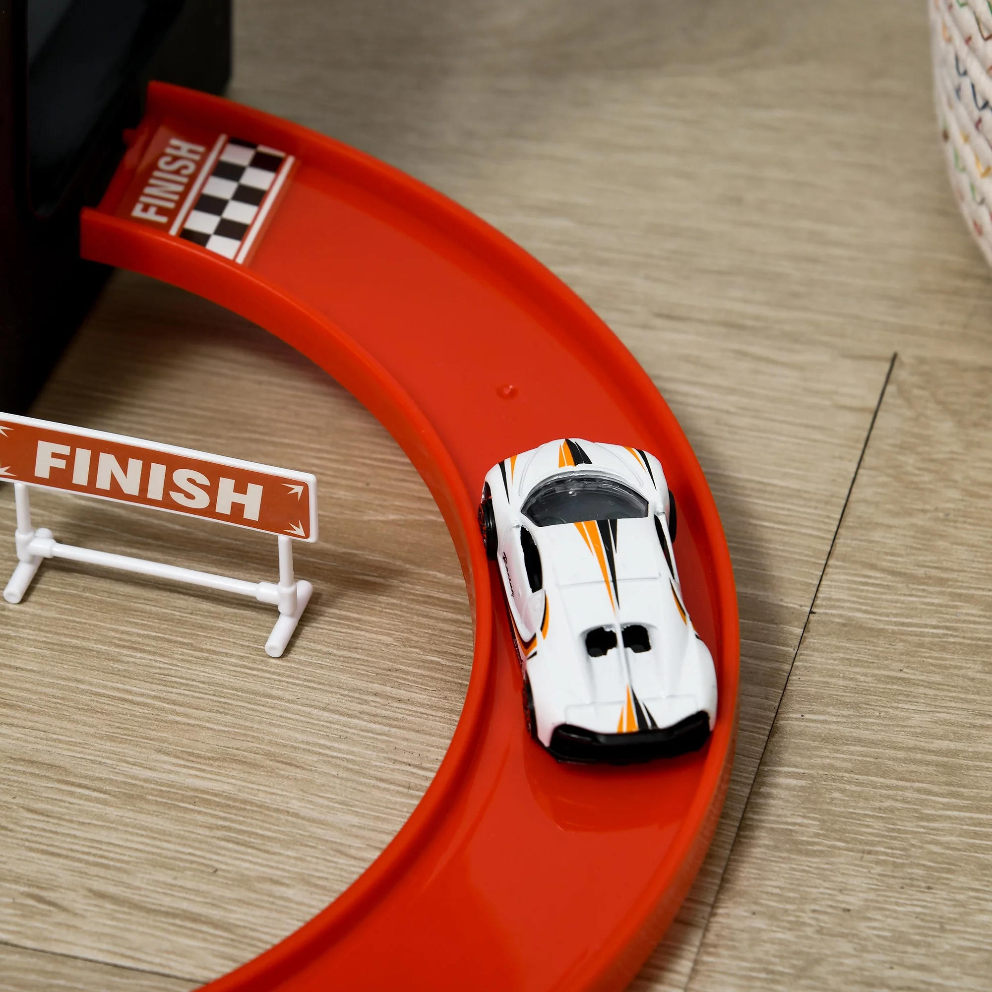 Qaba 65 Piece City Garage Playset Children Trolley w/ 6 Mini Racer Cars