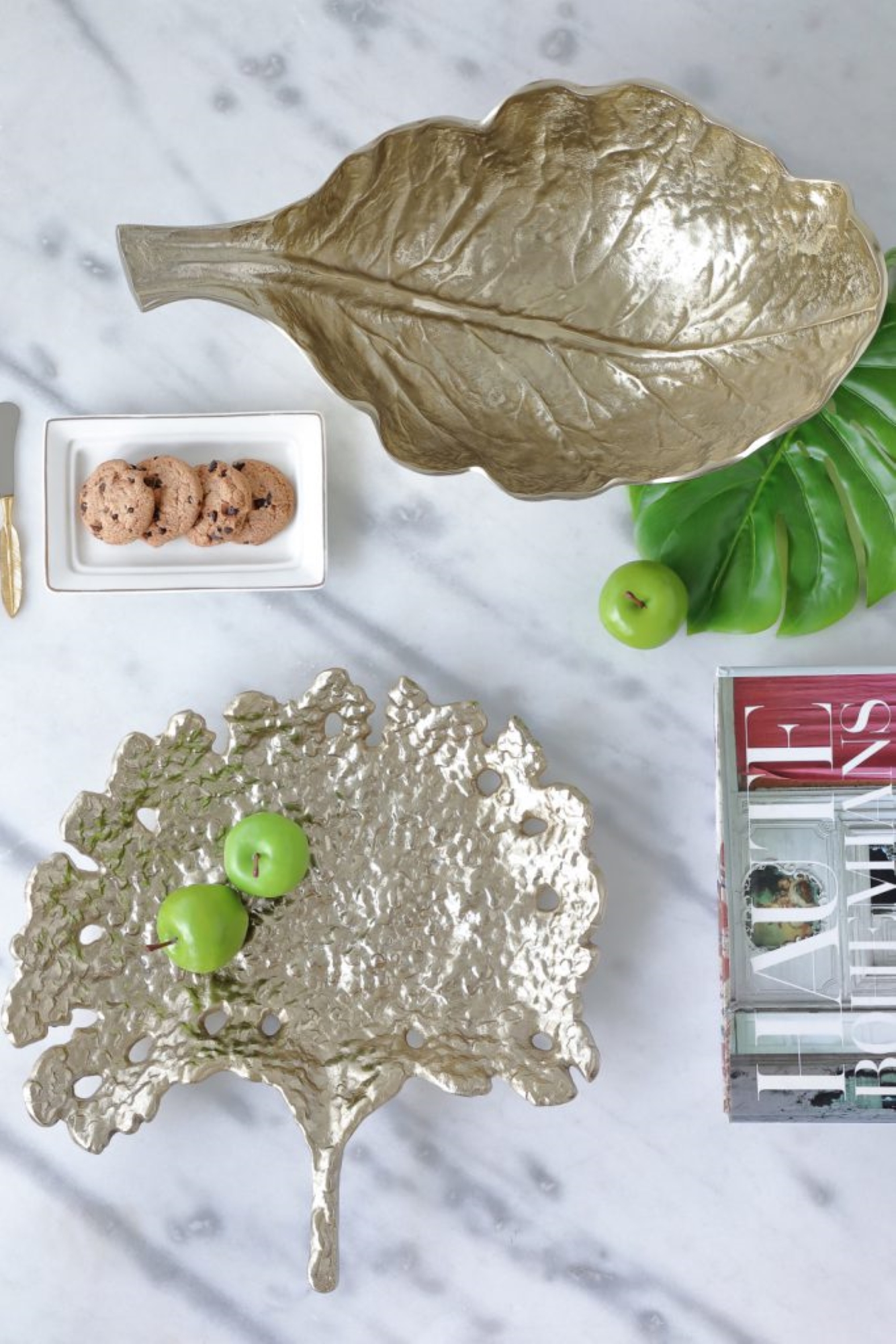 CC Home Furnishings Molded Aluminum Botanical Leaf Plate - 15