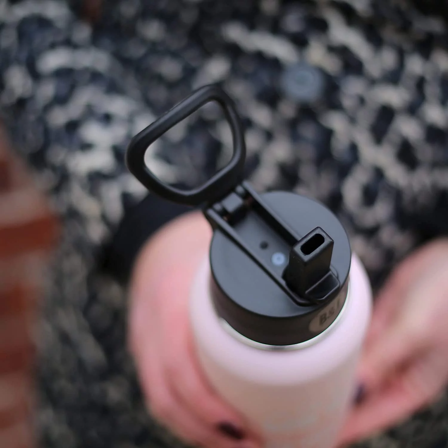 Freakin' Awesome Aunt Blush 32 oz Water Bottle