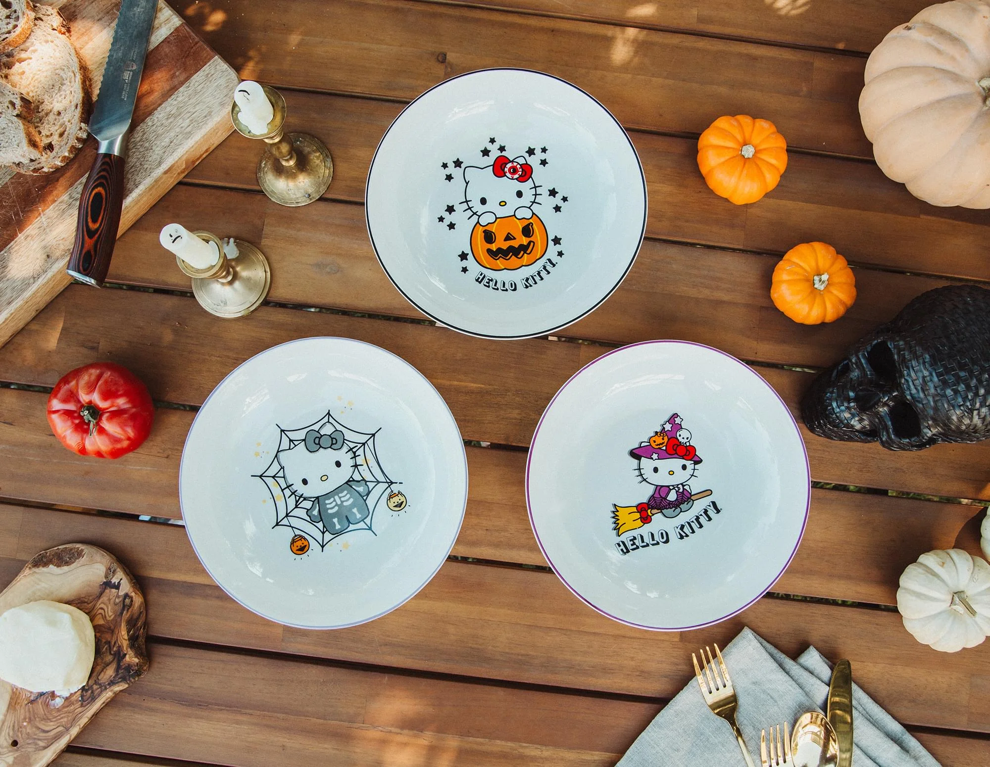 Sanrio Hello Kitty Pumpkin Boo 9-Inch Ceramic Coupe Dinner Bowl