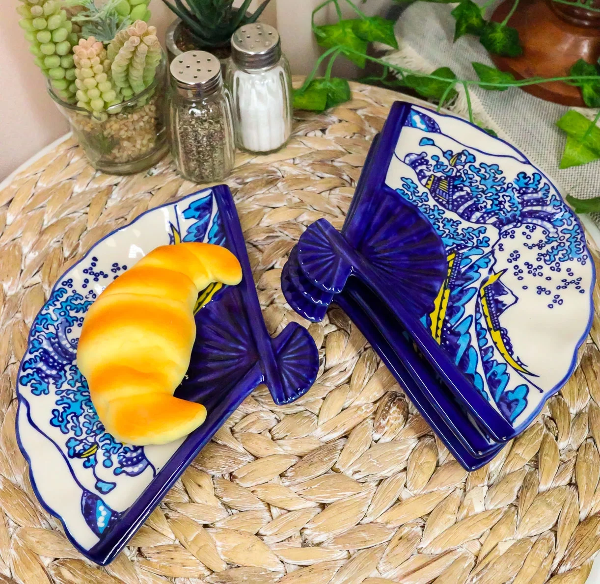 Ebros Set Of 4 Japan Hokusai The Great Wave Oriental Fan Shaped Appetizer Plates