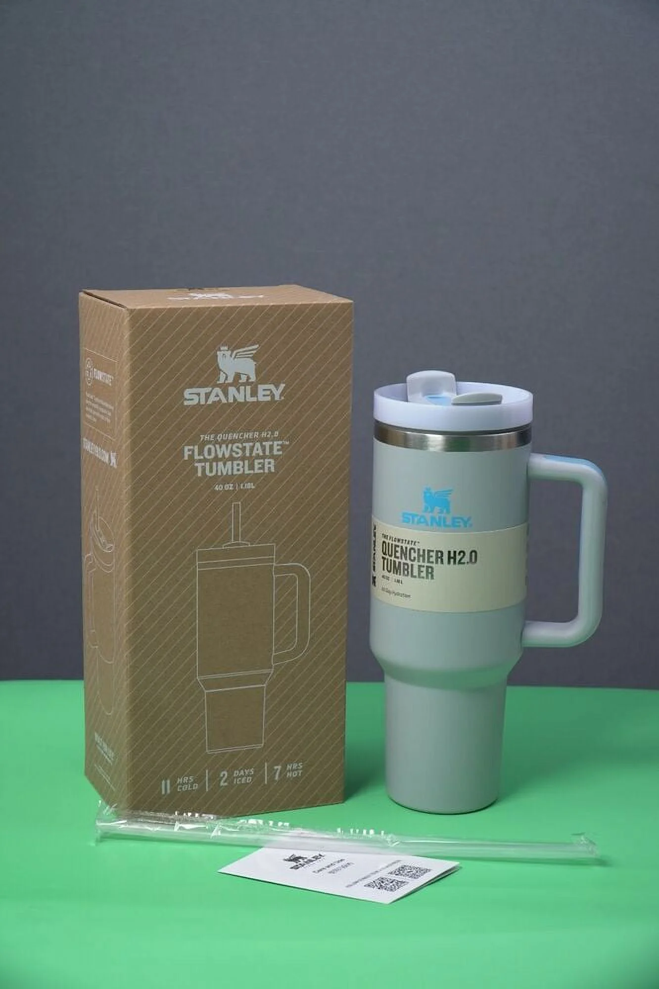 NEW St-an-ley 40 oz Quencher H2.0 FlowState Tumbler