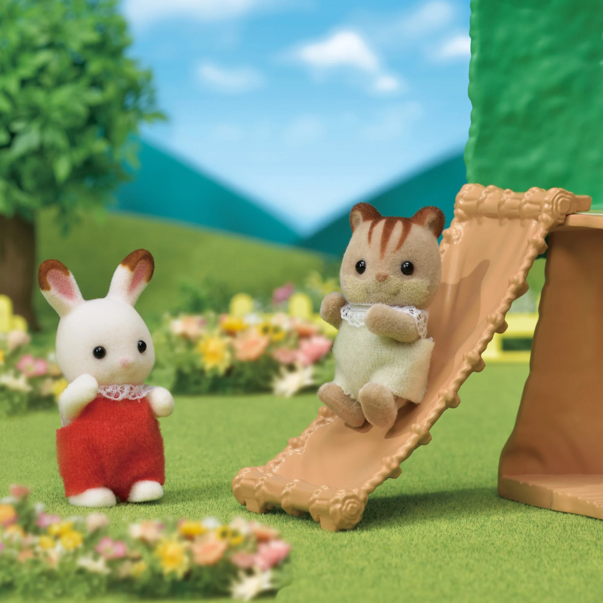 Calico Critters Baby Tree House, Dollhouse Playset with Figure