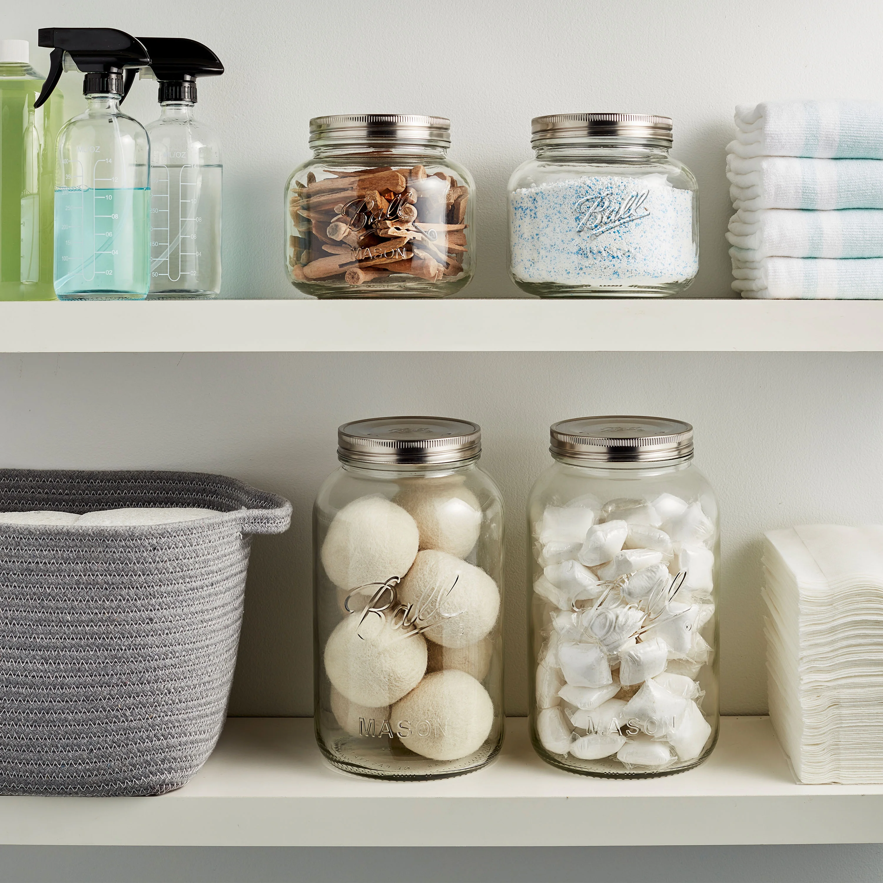 Ball Decorative Mason Jar with One Piece Stainless Steel Lid, Half Gal. (64oz.)