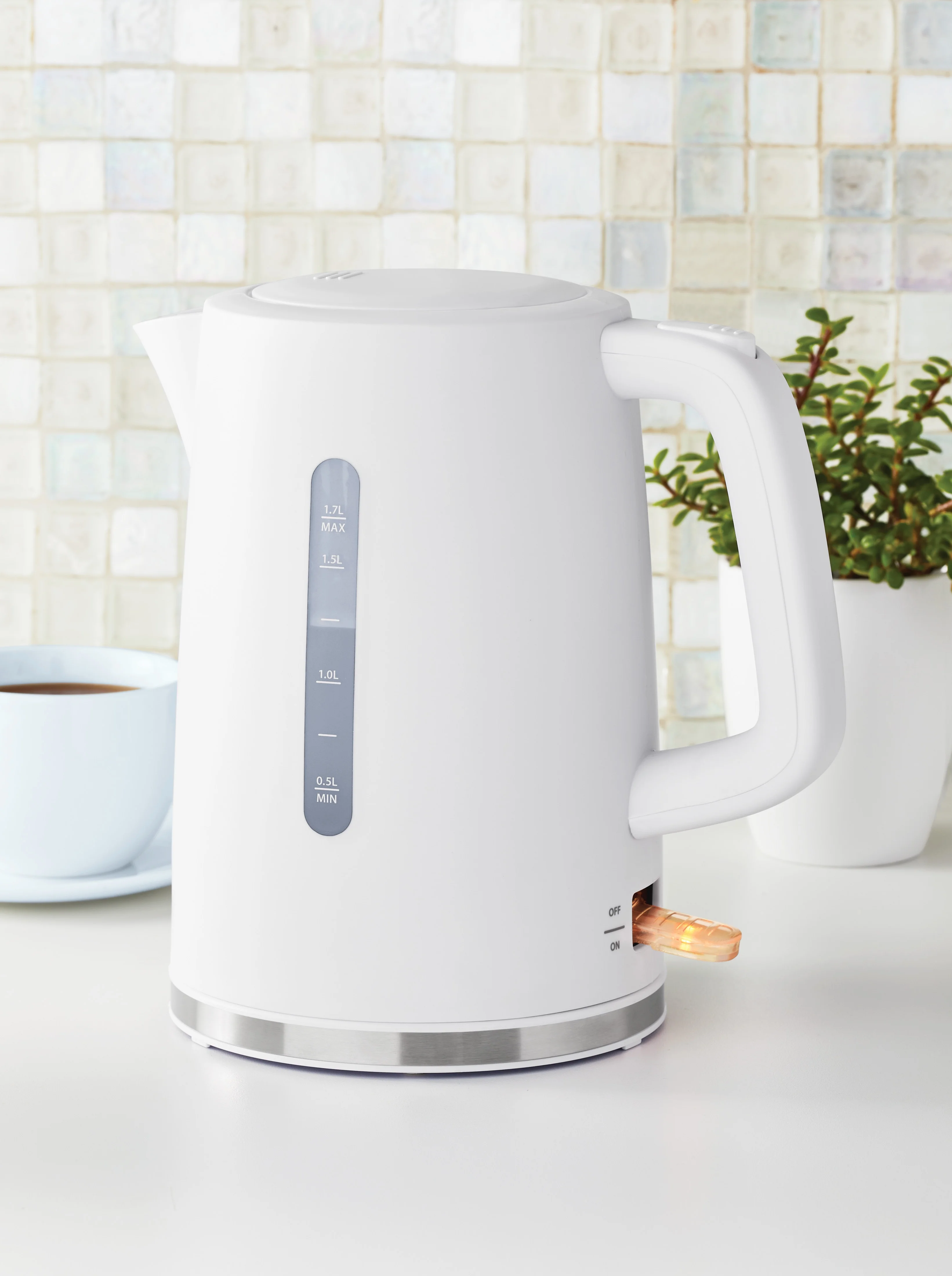 Mainstays 1.7L Electric Kettle, Color White, New Condition, Model MS8400778514-3