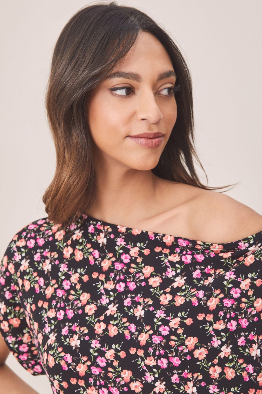 Cheap Lipsy Black Ditsy Short Sleeve Jersey Slash Neck Top UK 6