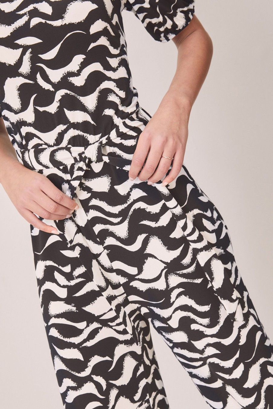 Outlet Lipsy Monochrome Puff Sleeve Tie Waist Jersey Jumpsuit UK 6